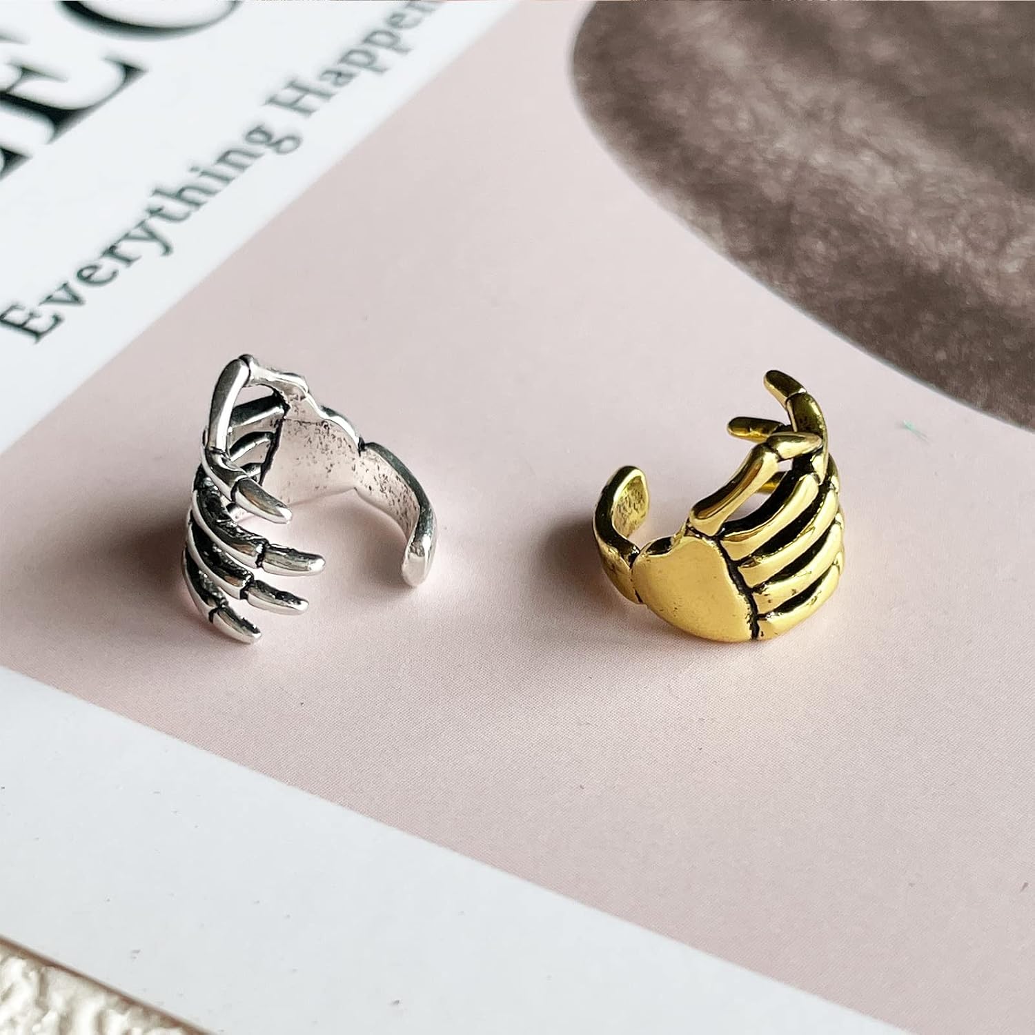 Halloween Skeleton Hand Ear Cuffs Gothic Skull Finger Ear Cuffs Clip Earrings for Women Halloween Theme Party