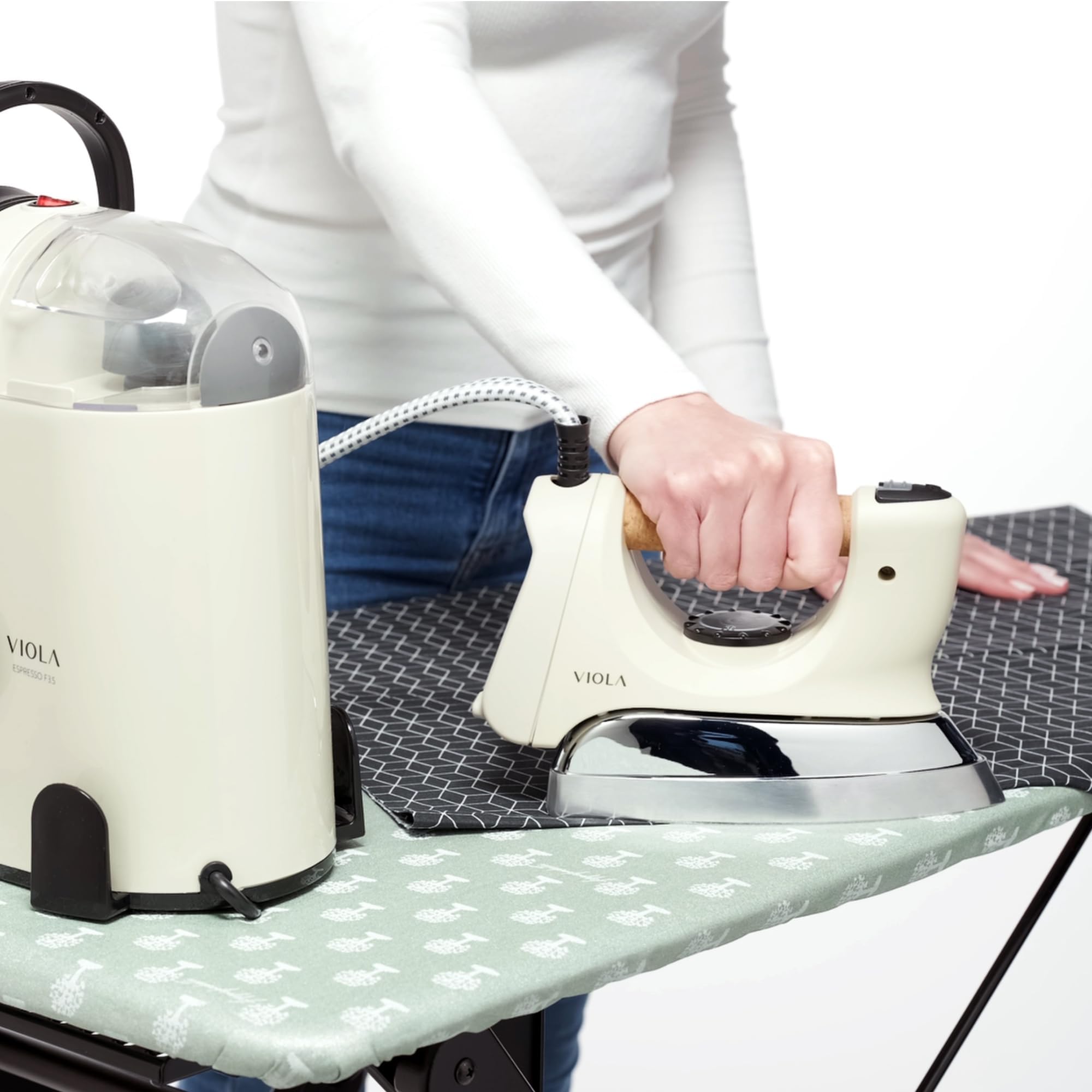 Plancha Viola Modelo Nuevo con accesorios incluidos