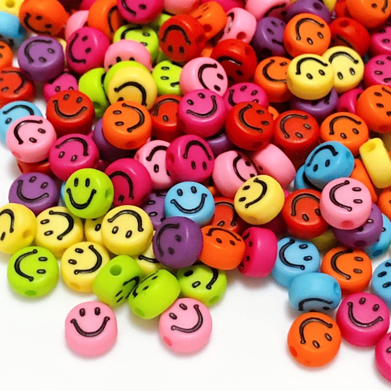 Amazon | アクリルビーズ にこちゃん 7ミリ 約200個 スマイル ニコ