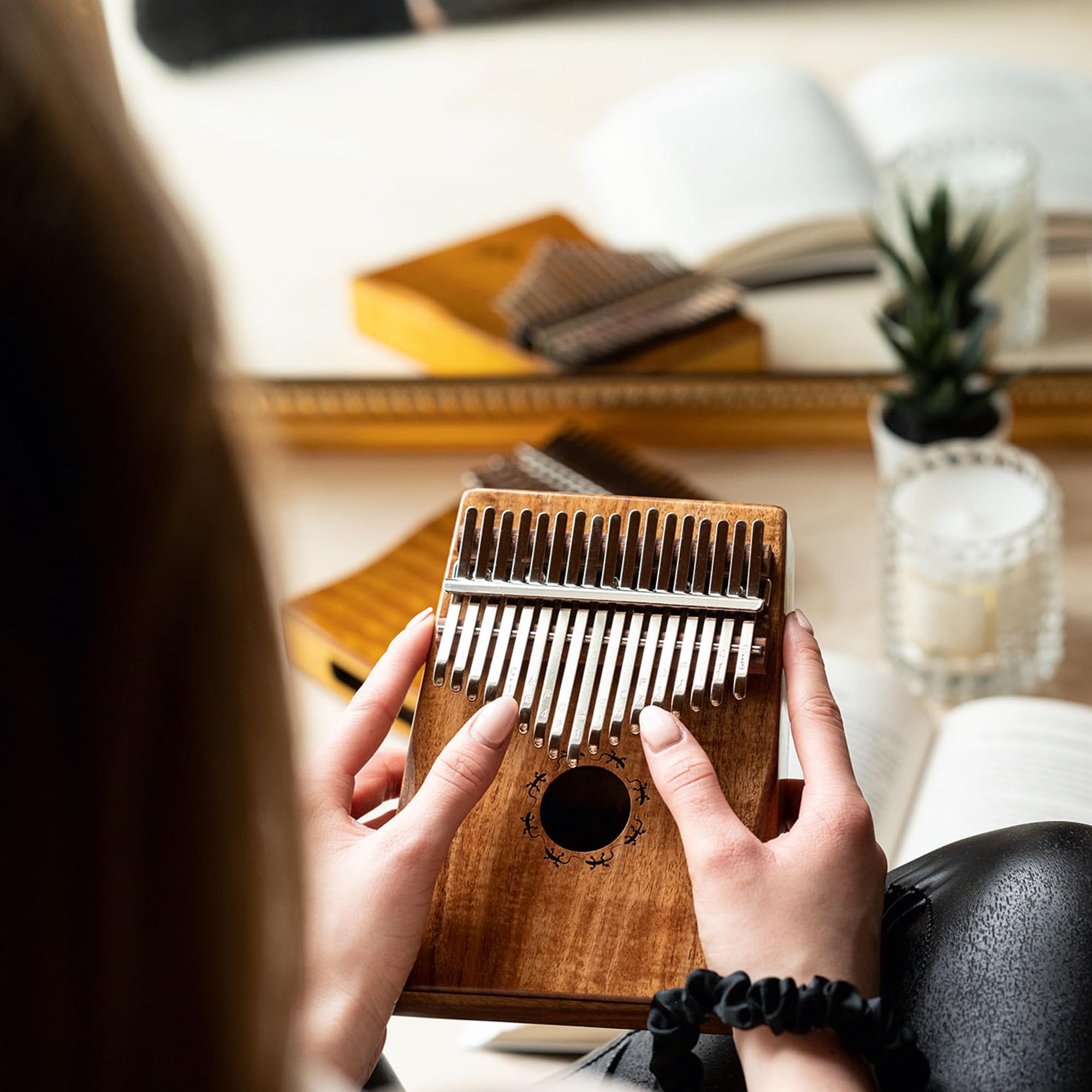 Ortega Guitars Kalimba C-Dur akustyczna 17 Zungen Akazie Natur OKB1