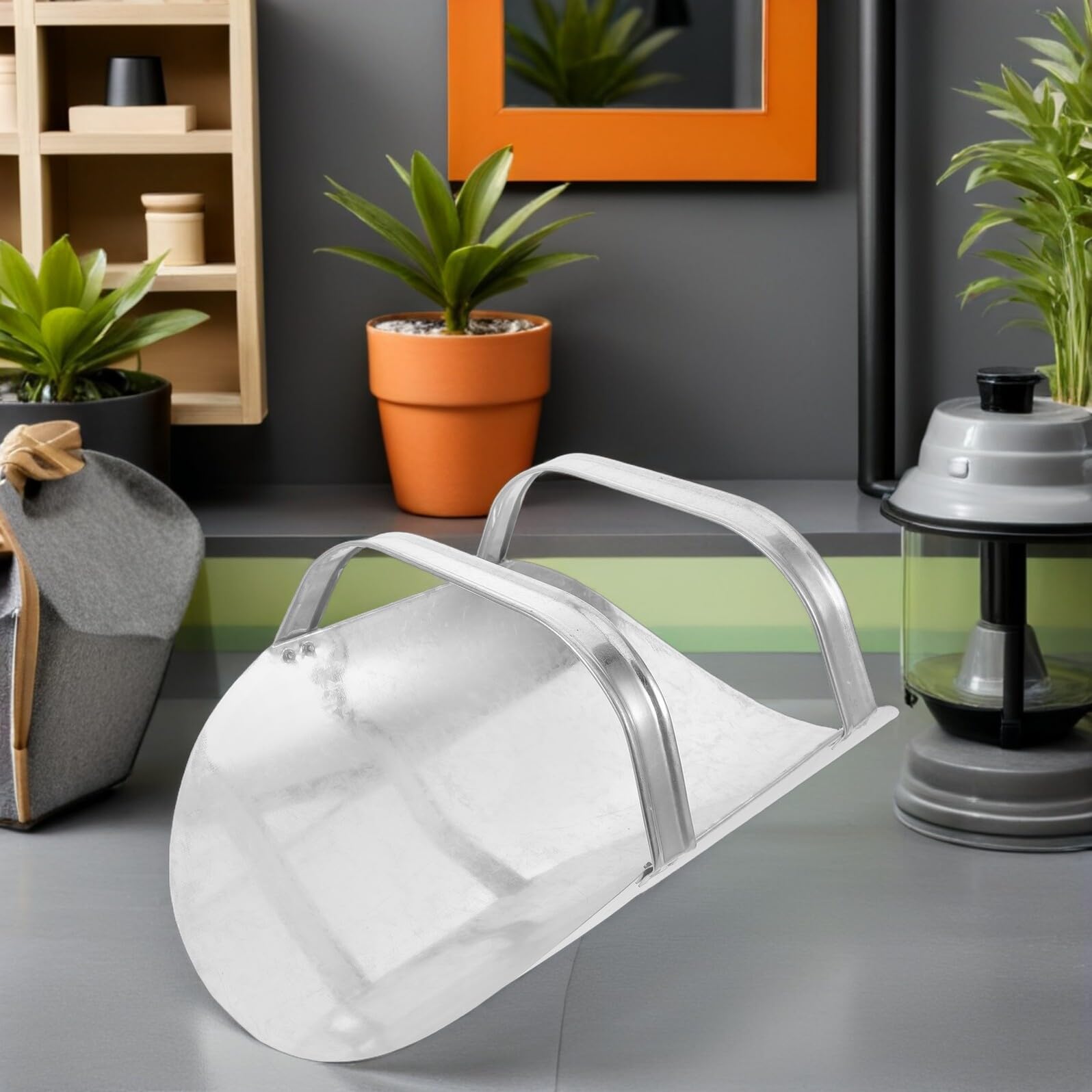 Verzinkte Futterschaufel aus Metall Große Futterschaufel für Tierfutter Ergonomisch Vielseitig für Bauernhof Stall und Garten
