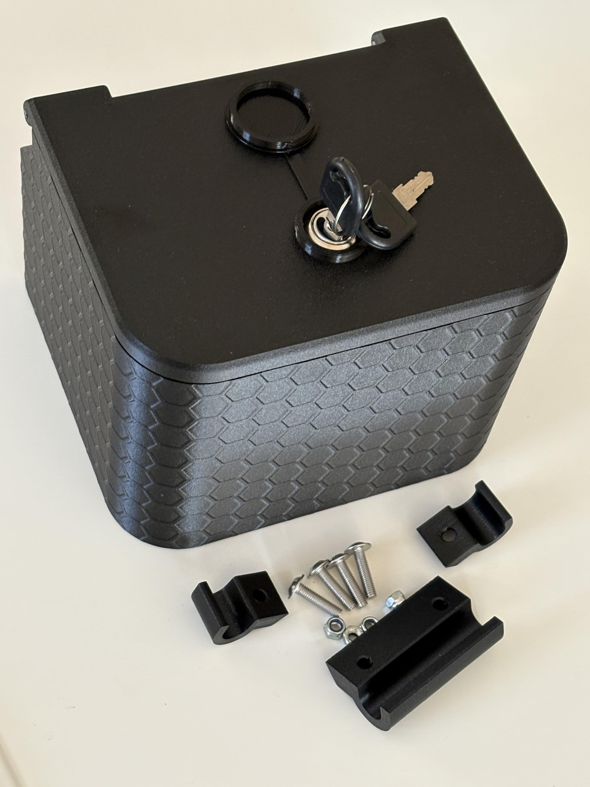 Generisch Simson S51 Werkzeugbox XXL Gepäckträgermontage, Toolbox, Staufach, abschließbar, spritzwasserdicht, kohlefaserverstärkter 3D-Druck in Wabenoptik