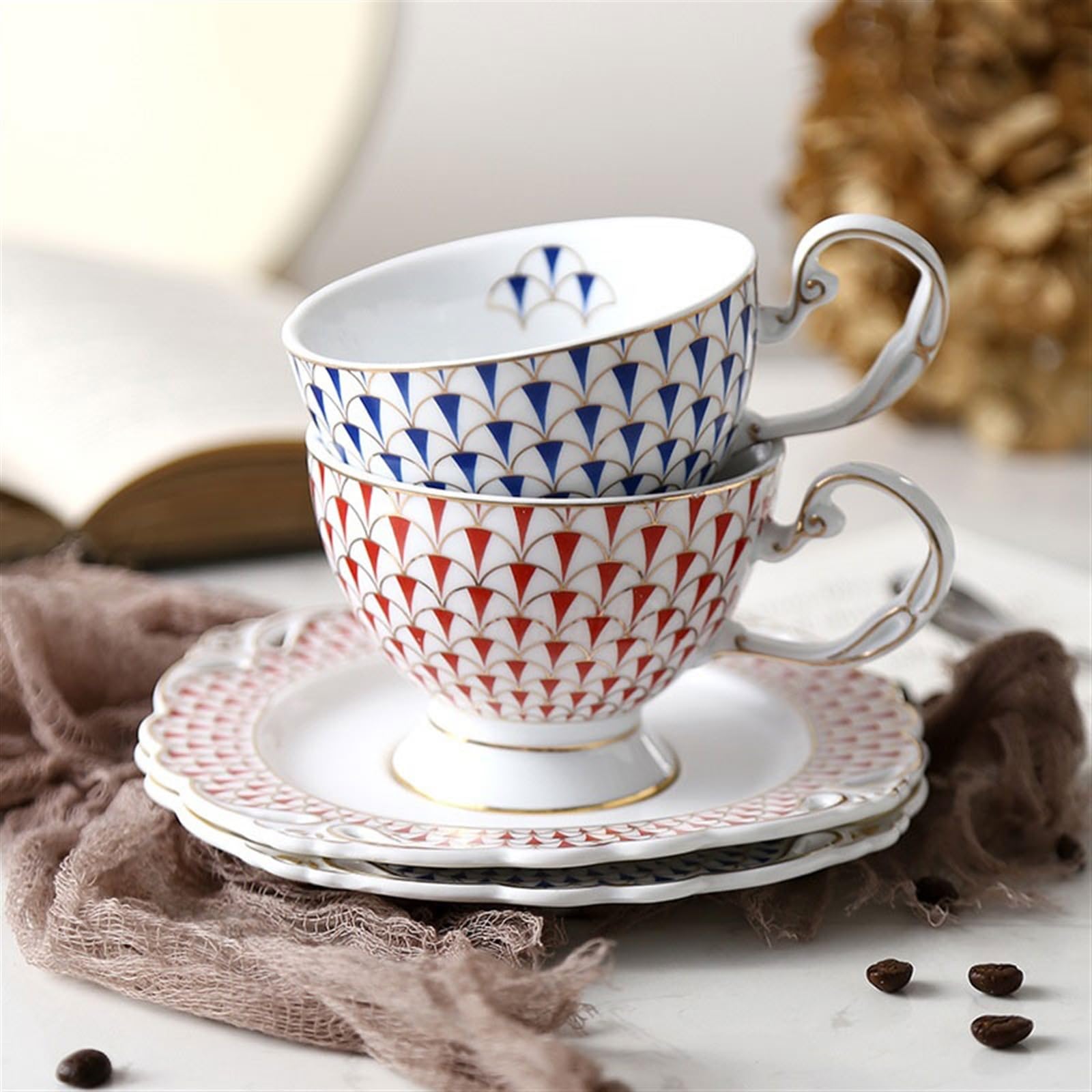 Tasse Tasses Tasse à café en céramique de luxe européenne, ensemble soucoupes thé l'après-midi avec cuillère, tasses noires bords dorés(Red)