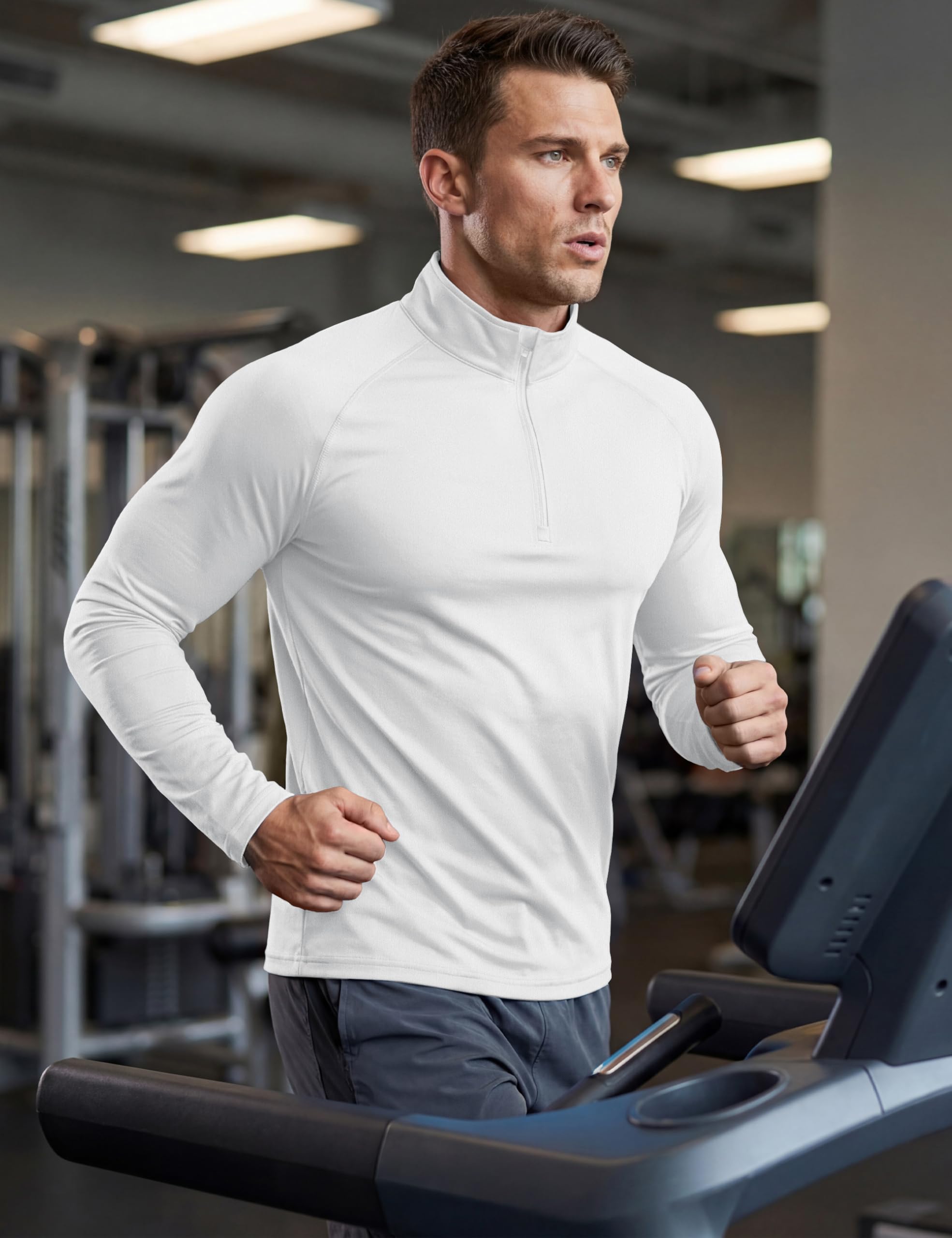 Marque : MAGCOMSEN MAGCOMSEN T-Shirt Manches Longues Homme avec 1/4 Zip IDÉAL pour Le Running ET Le Fitness Anti-UV Respirant ET SÉCHAGE Rapide in use