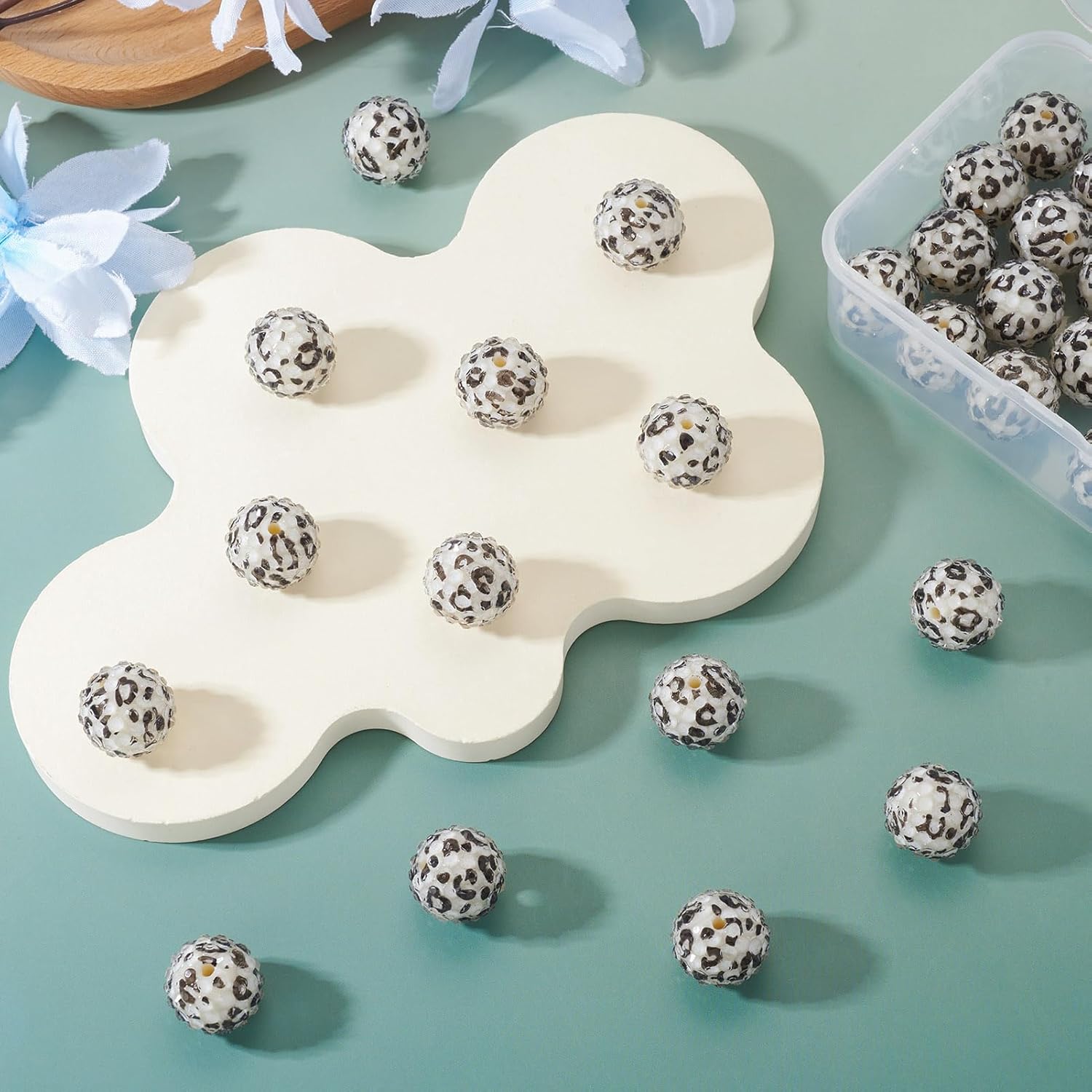 FASHEWELRY 30pcs Leopard Print Resin Rhinestone Bubblegum Beads 18mm Round Disco Gumball Animal Bead Baseball Necklace Beads for Beadable Pen Lanyards Keychain Jewelry Making Supplies Beige - Image 6