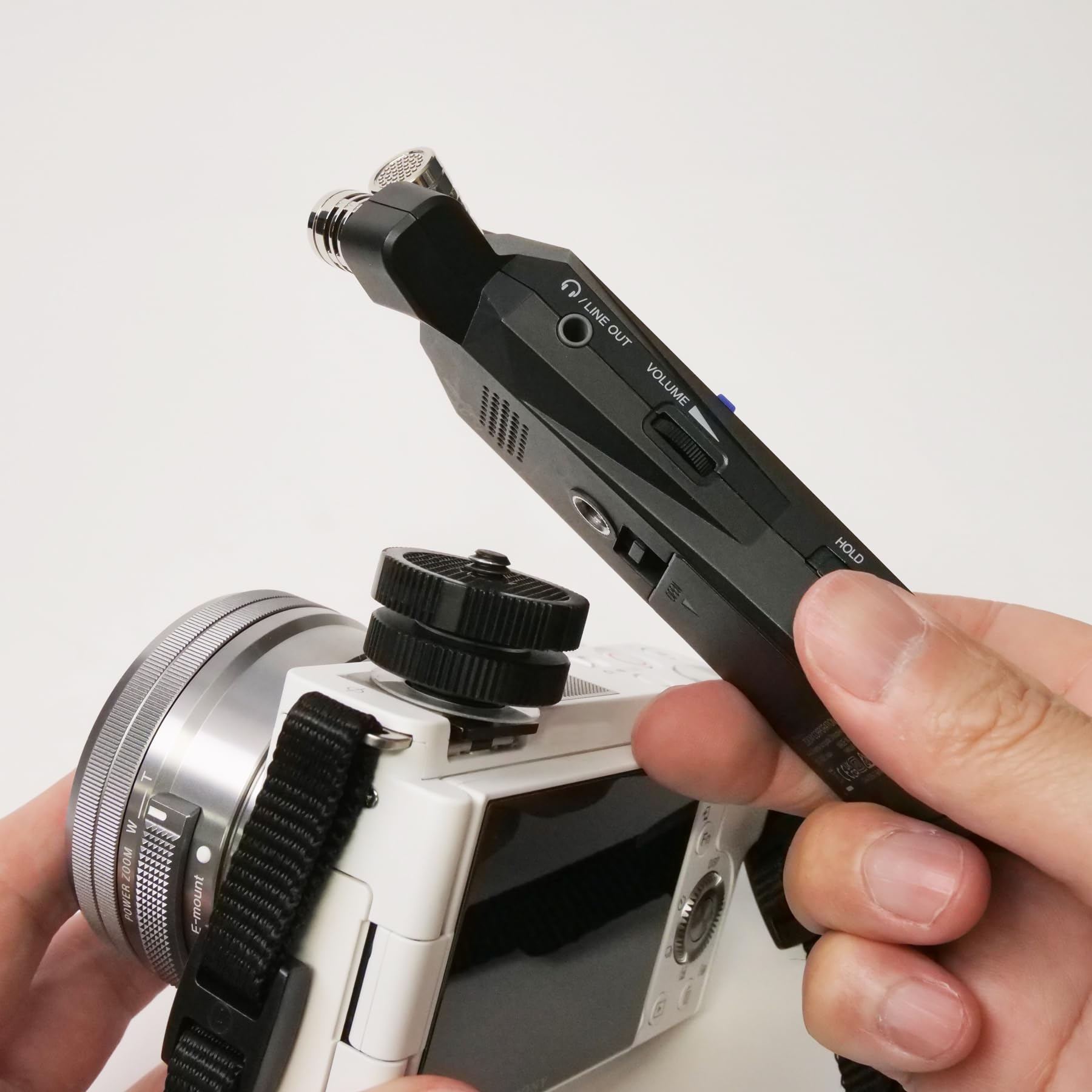【中古】「非常に良い」ZOOM ズーム HS-1 ホットシューマウント デジタルカメラマウントパーツ Amazon.co.jp: ZOOM(ズーム)HS-1 ホットシューマウント 1/4アダプター