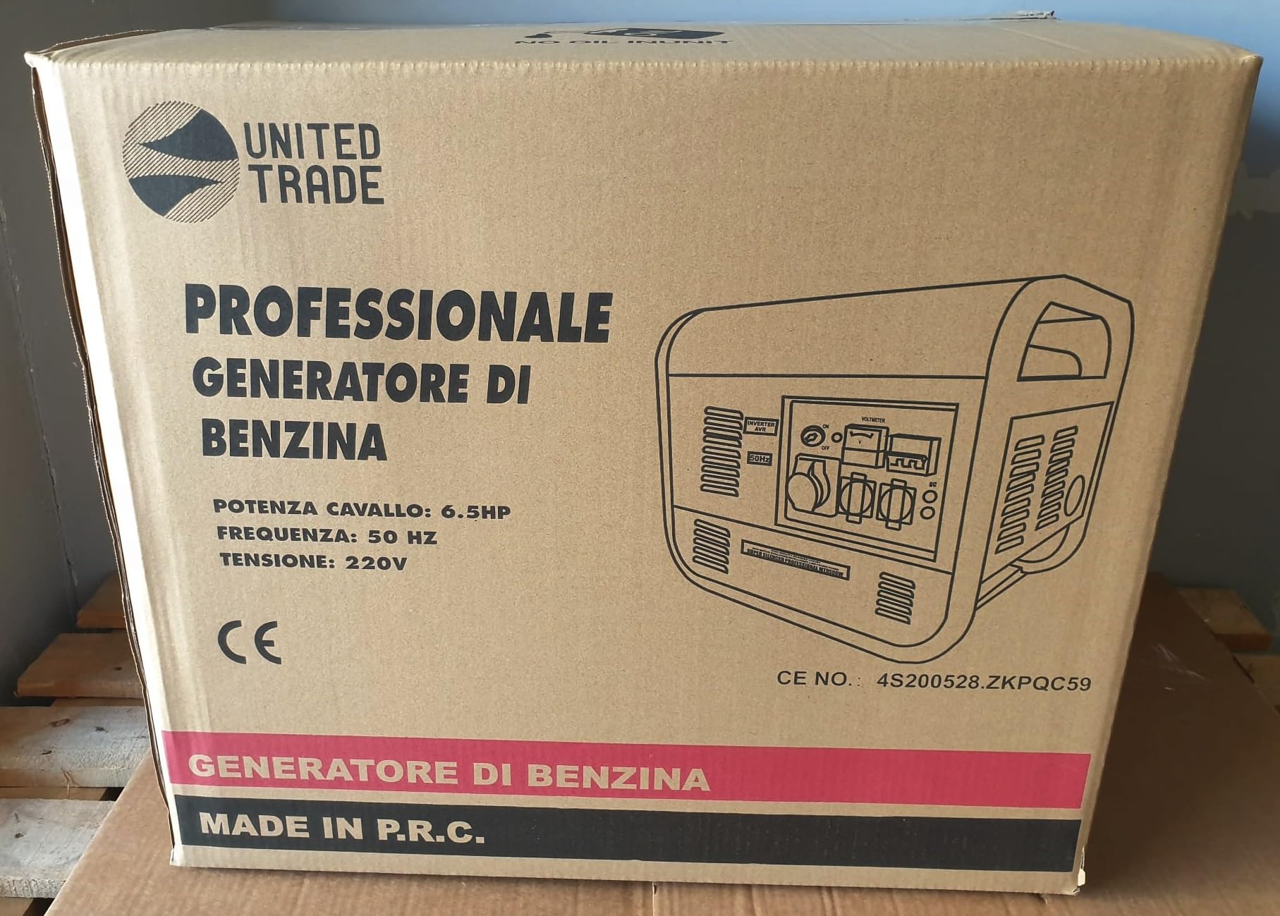 UNITED TRADE Generatore a scoppio/Gruppo elettrogeno/Generatore di Corrente HP 6.5 avviamento Elettrico con Chiave e Telecomando carrellato - TRIFASE