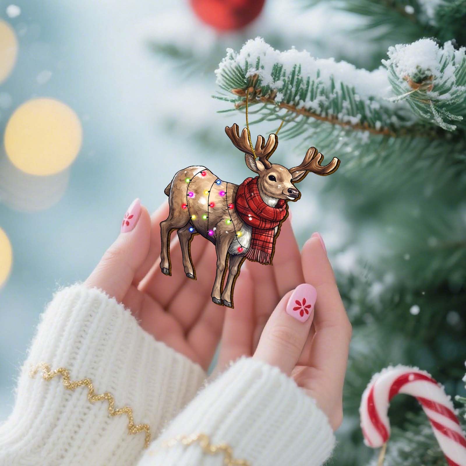 2-seitig Bedruckter Hirsch Weihnachtsschmuck Aus Holz – 9 Cm, Mit Band, Für Baum & Deko
