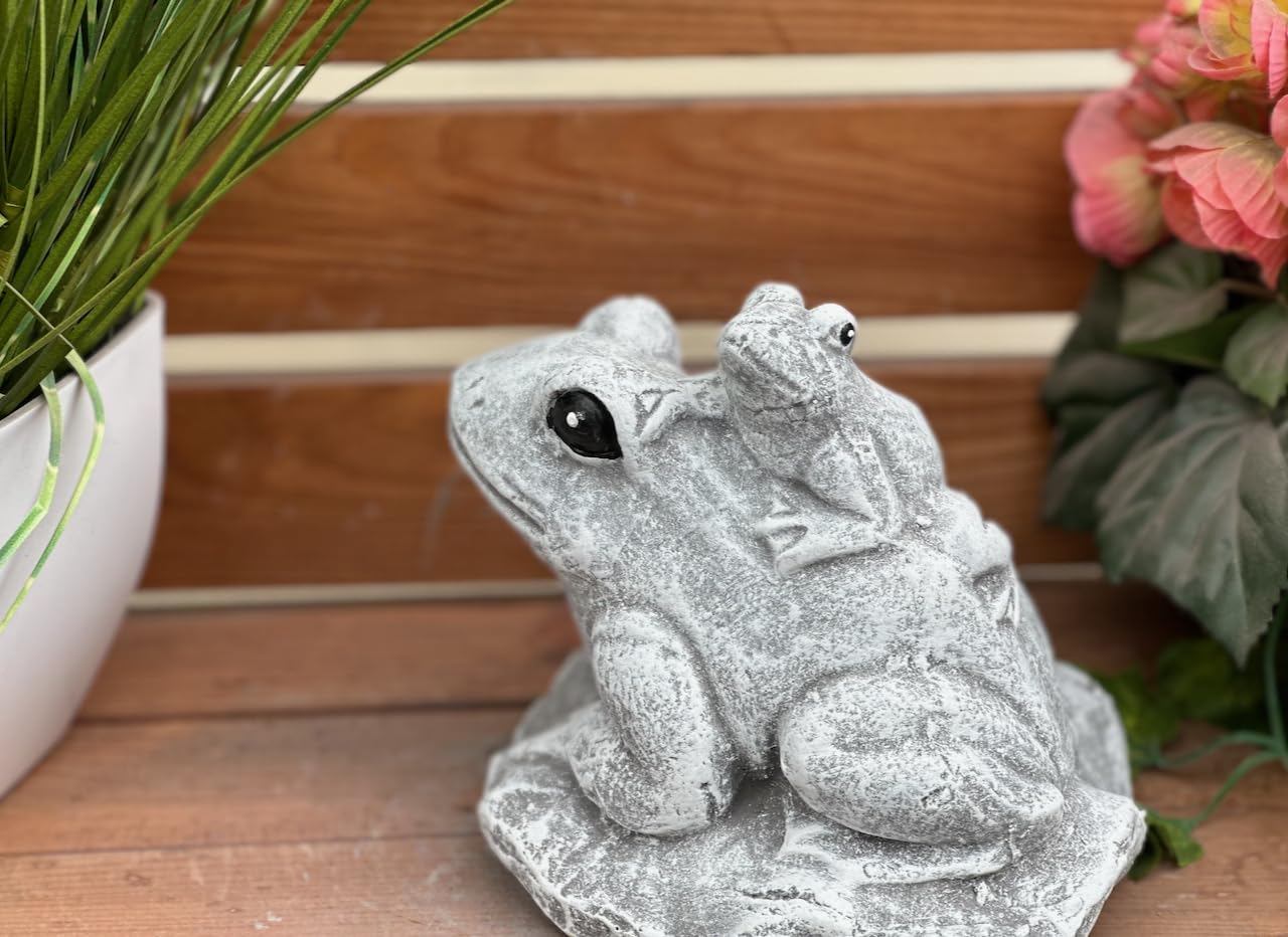 Spoontiques Pietra Decorativa Da Giardino A Forma Di Rana Contadina – Resina Dipinta A Mano