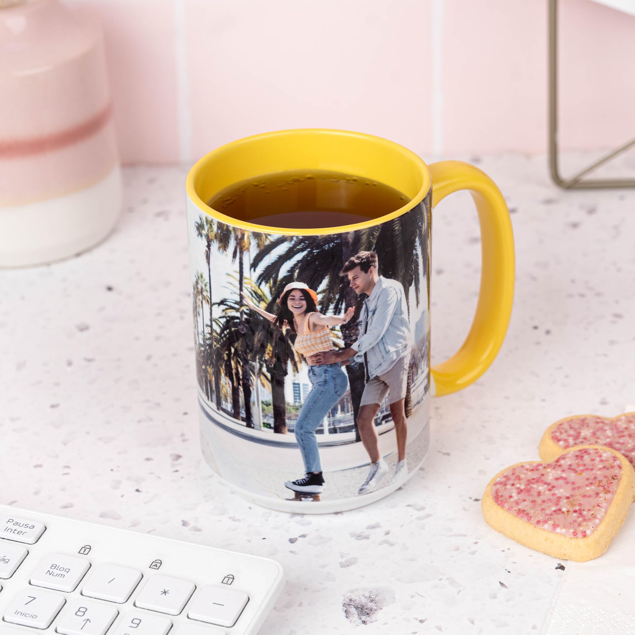Wanapix | Taza Personalizada con Foto y Texto | Capacidad de 325ml | Taza de Cerámica con Diseño Único | Regalo para Amigos y Familiares | Apta para Microondas | Interior y Asa Color Rosa — view 22