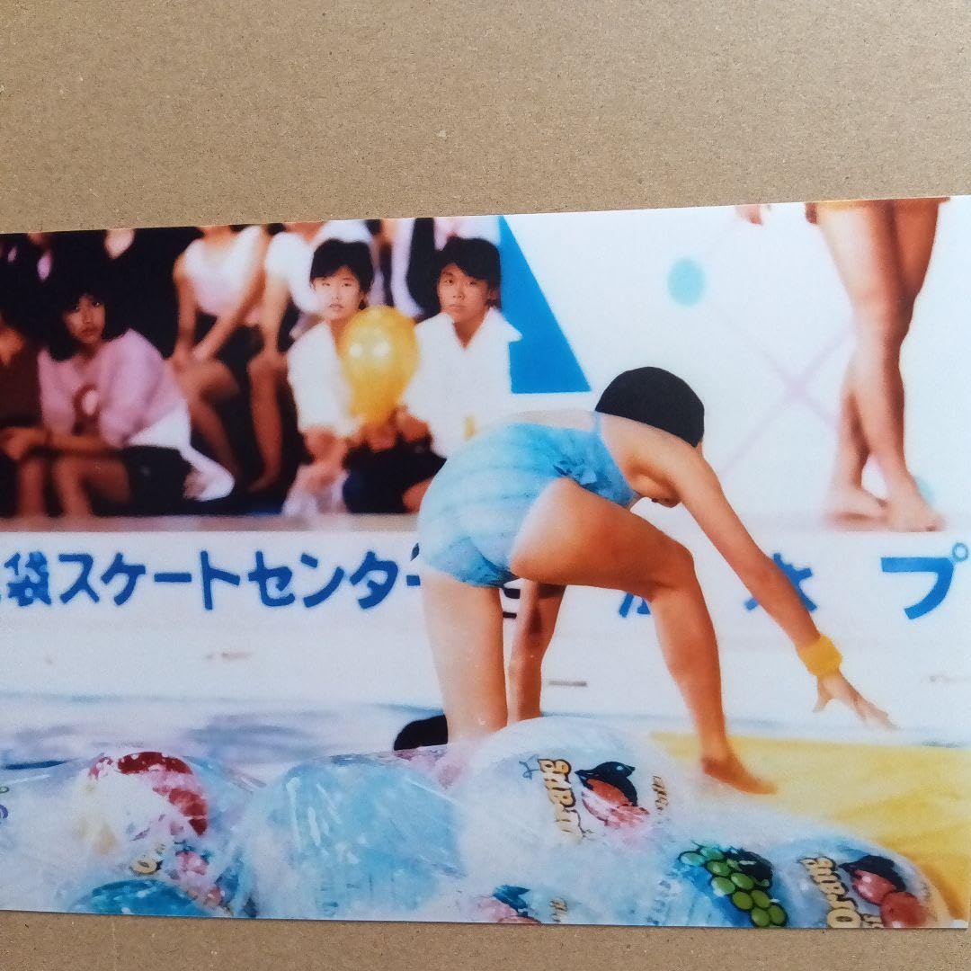 岡田有希子の水泳大会での貴重なオフショット10枚A4写真ラミネート　水着　昭和 岡田有希子の水泳大会での貴重なオフショット10枚A4写真