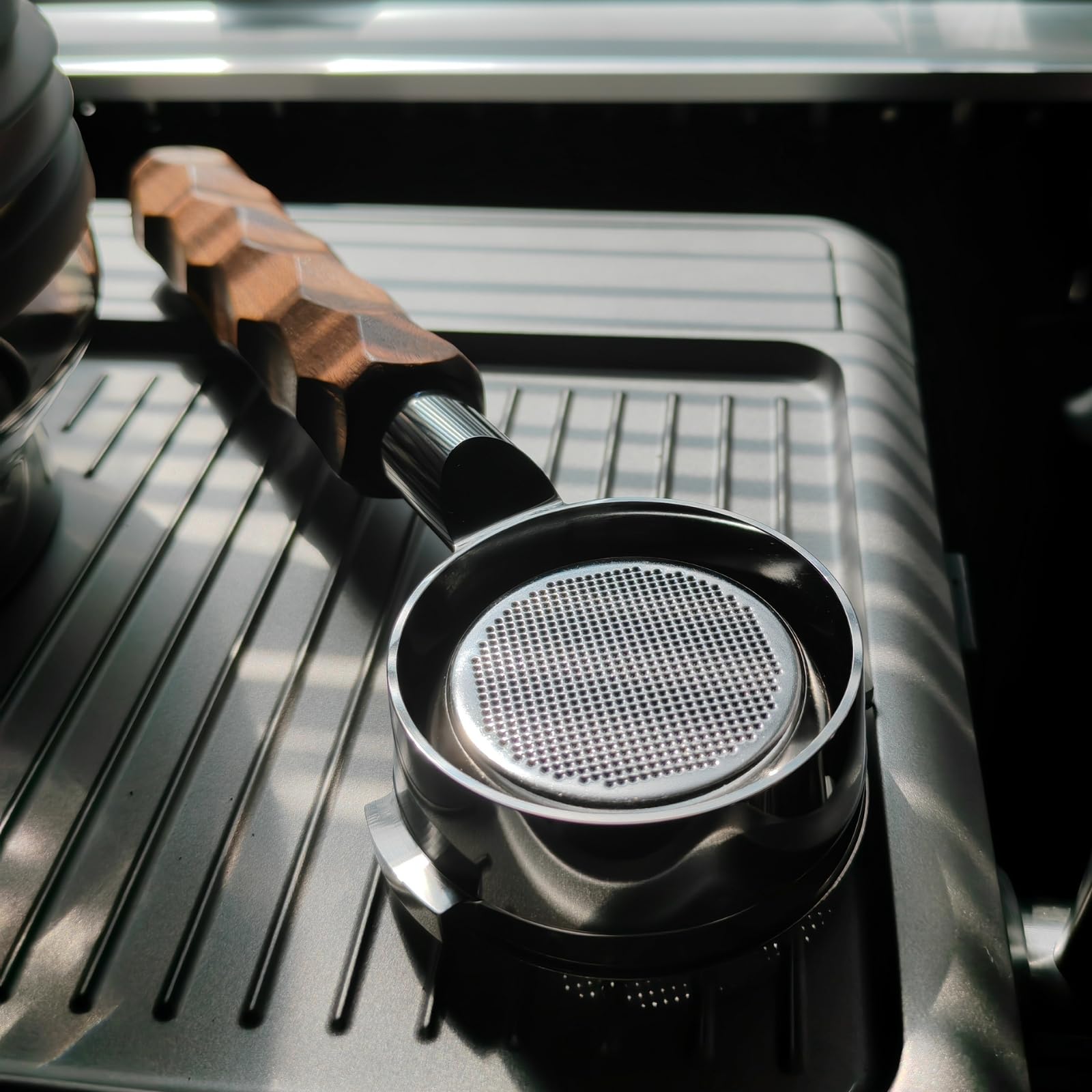 Gemini 58mm Bottomless Portafilter Walnut Handle & Naked Double Shot Filter Basket for Espresso Lovers - Image 2