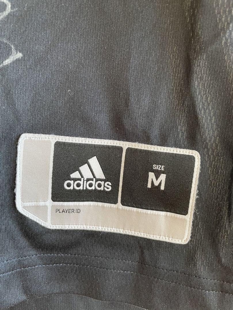 Amazon.co.jp: アルバルク東京時代安藤誓哉選手サイン入りユニフォーム