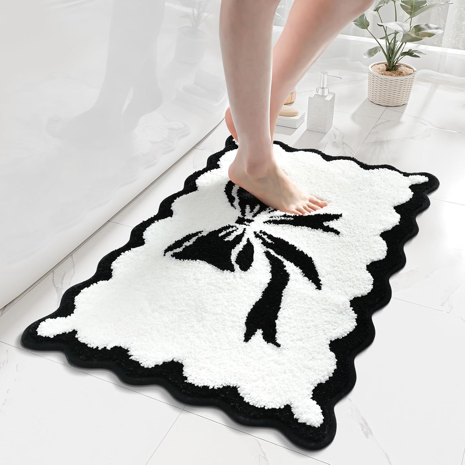 Anybar Bow Bath Mat Pink White Bathroom Rug Cute Scalloped Rugs Non Slip Floor Carpet Microfiber Bathmat Soft Super Absorbent Machine Washable Bathmat for Shower Scallop Bathroom Mats（20x32 inch）