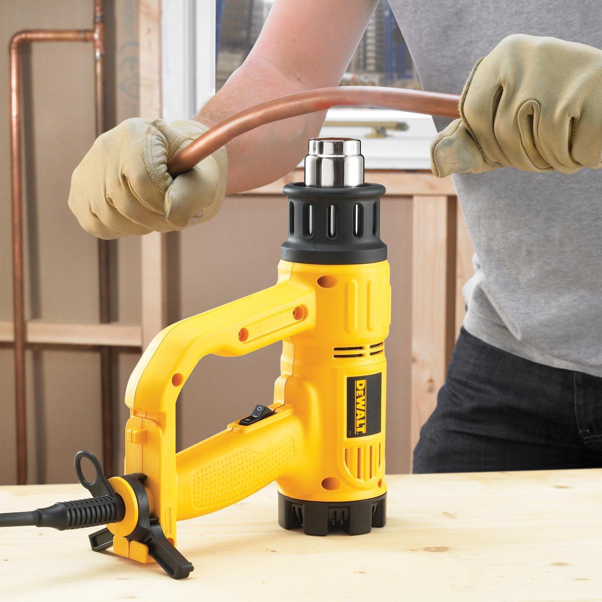 DeWalt 1.800 W Heißluftpistole 50-600°C 450 l/min D26411