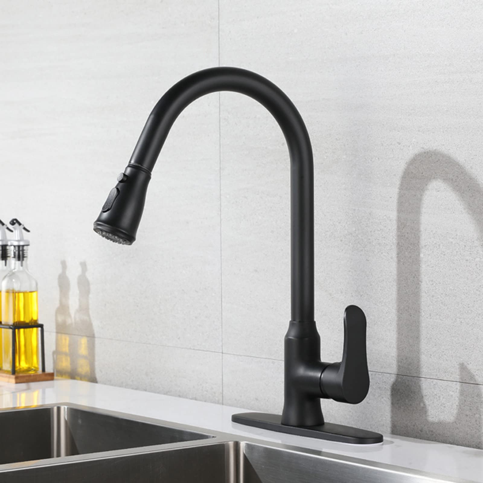 Robinet de cuisine extractible noir pour en finir avec les éclaboussures de votre évier