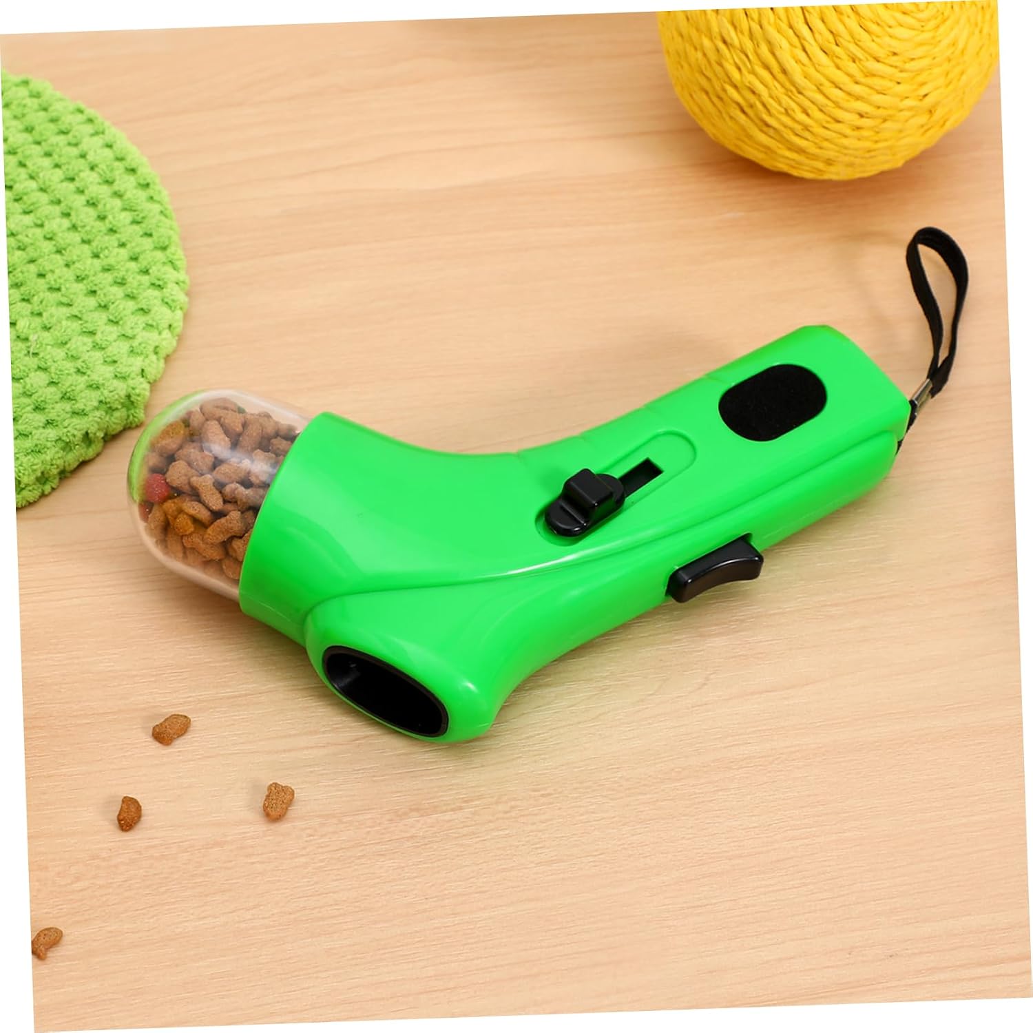Dog Snack Catapult Launcher Interactive Treat Dispenser for Pets Fun Dog and Cat Training Toy Green