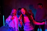JBL EasySing Mics, 2 Wireless AI Karaoke Microphones with Real-Time Vocal Removal and USB-C PartyBox Dongle, Black - 6
