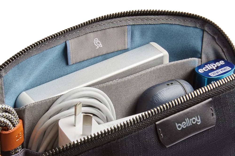 Bellroy ベルロイ　Desk Caddy ガジェットポーチ　ブラック Desk Caddy | 多用途に使える万能ガジェットポーチ | ベルロイ