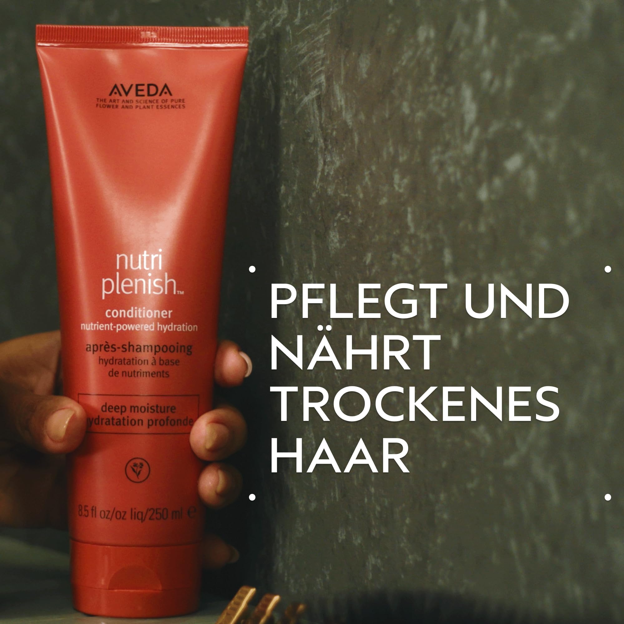 Aveda Invati Ultra Advanced™ Exfoliating Shampoo Rich | Schritt 1 von 4 | Für mittleres bis dickes, dünner werdendes Haar
