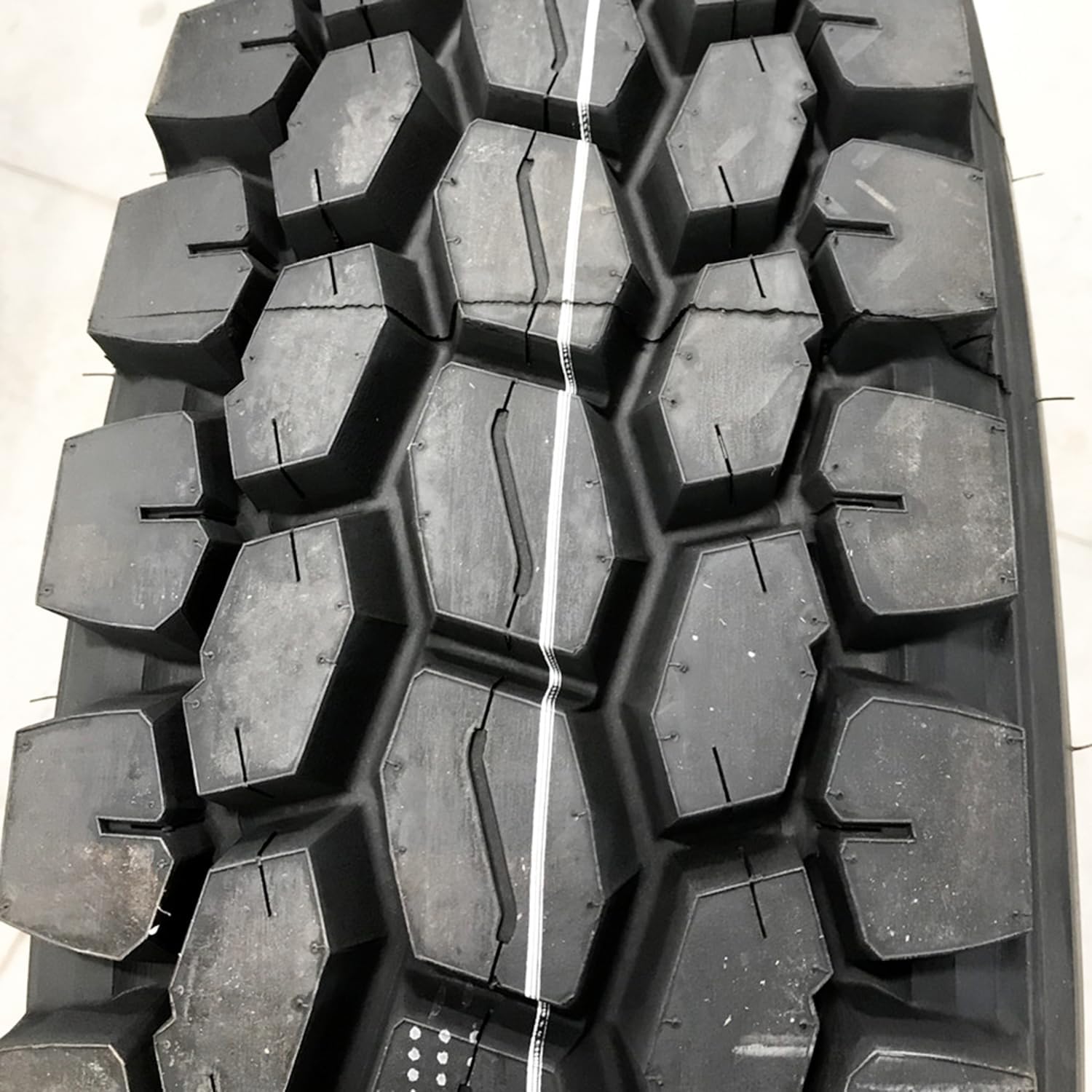 BlackHawk BDR77 255/70R22.5 140/137L H