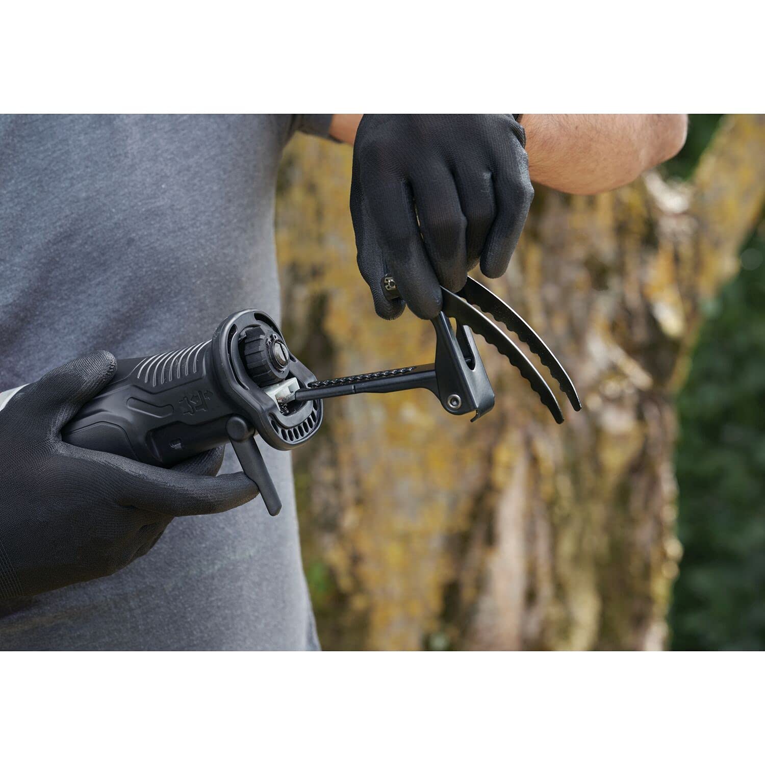 BLACK+DECKER BES301K-QS Sega a Gattuccio in Valigetta, 750 W