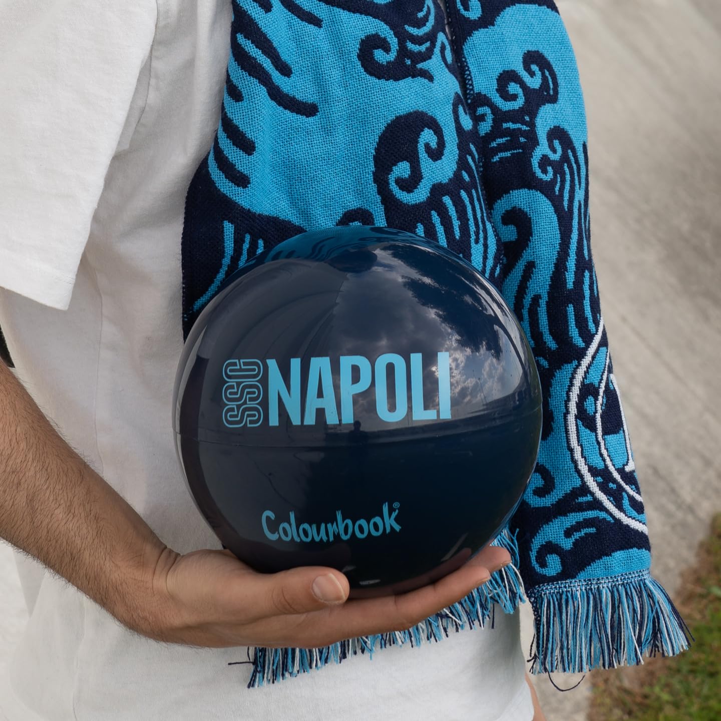 Colourbook Napoli - FanBall Box Sorpresa Cancelleria, Prodotti Ufficiali SSC Napoli, Include Evidenziatore, Block Notes, Temperino, Penna a Scatto, Sciarpa Ufficiale, (Blu Navy)