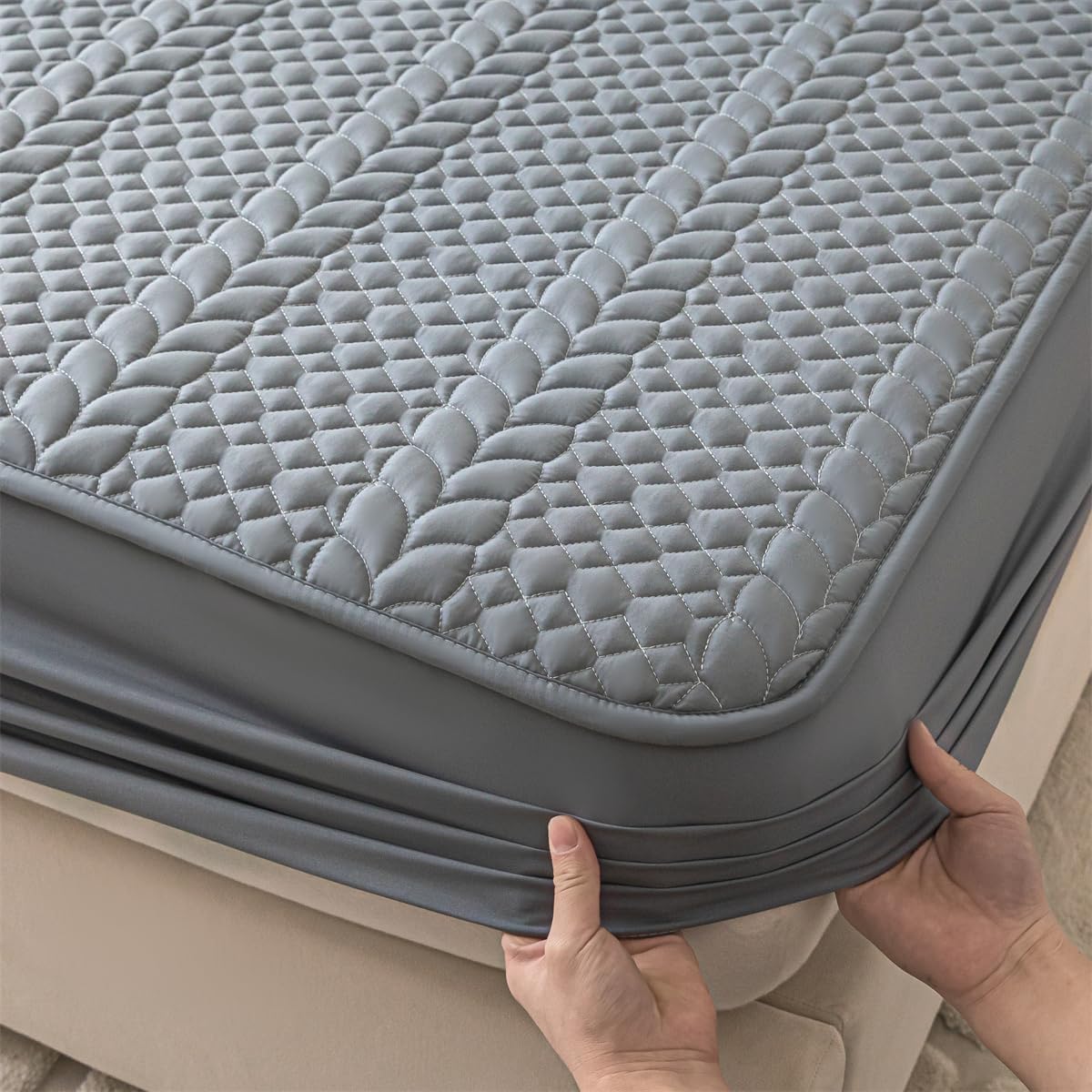 Mattress Protector, Quilted Fitted Mattress Pad Deep Pocket Up to 11" Bed Mattress Cover Noiseless Soft Breathable Washable (Dark Gray,King 72"x80")