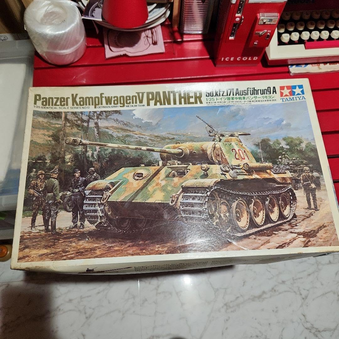 パンサー　1/25 タミヤ　リモコン Amazon.co.jp: 1/25 ドイツ陸軍中戦車パンサー(リモコン) T