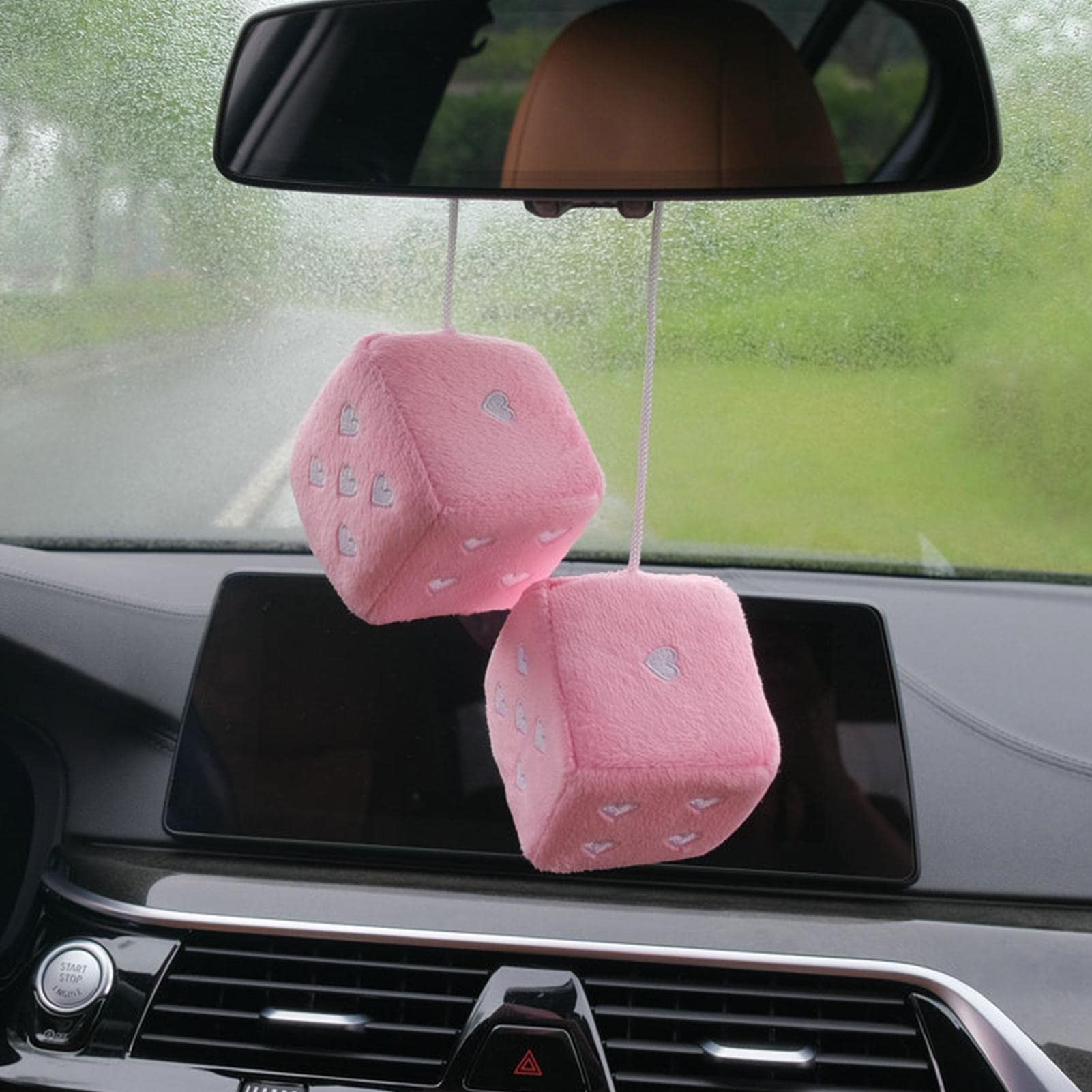 2 Dadi Pelosi Per Specchietto Auto - Morbidi Ciondoli Quadrati Rosa Con Pois Bianchi - Decorazione Interni Retrò