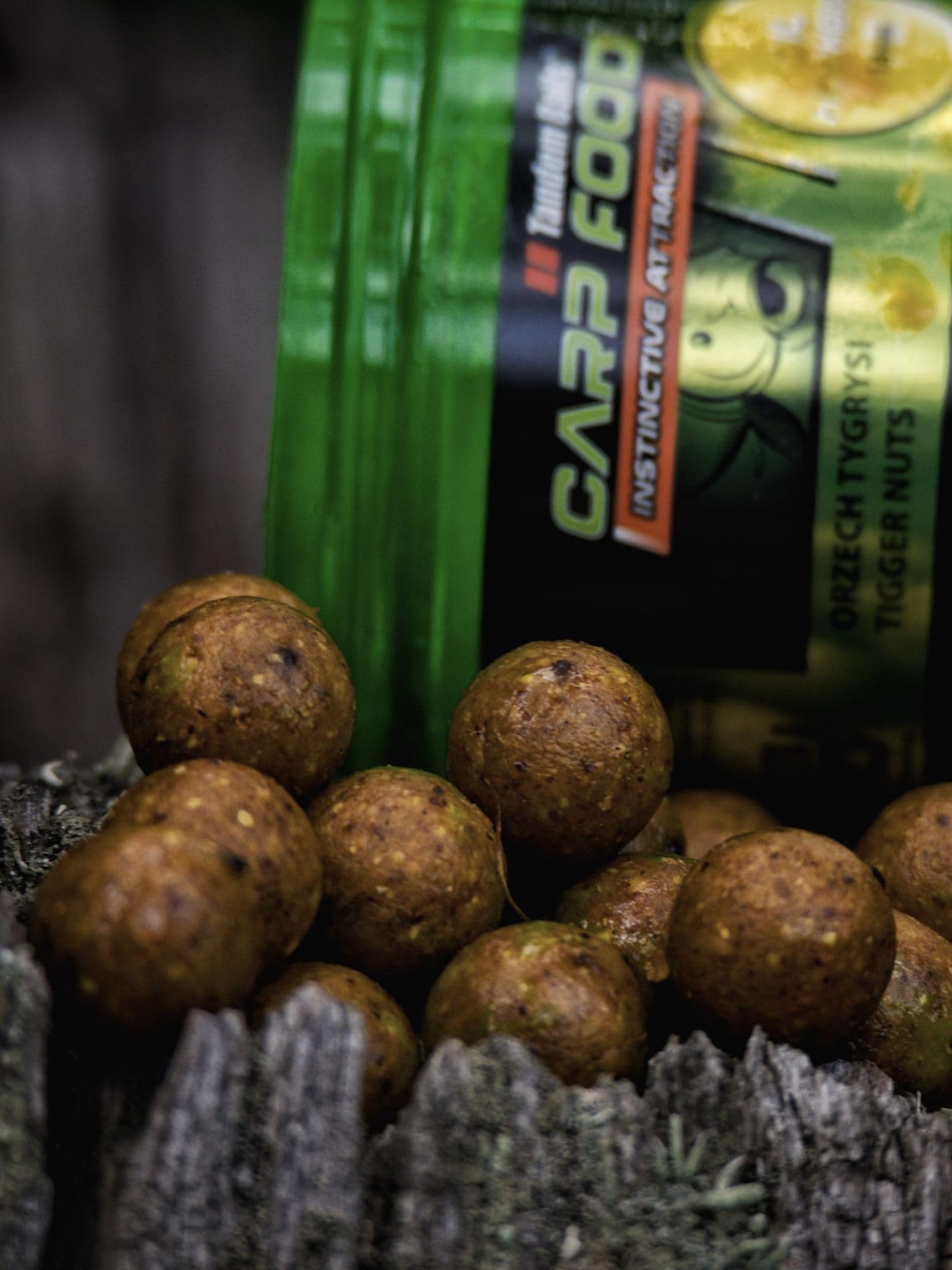 Tandem Baits Set di 8 Carp Hook Baits Fishing Box XL | Mini Oil Hookers12mm | Oil Hookers 18mm | Mini Boosted Hookers & Mini Hookers12mm | Boosted Hookers & Perfection Hookers 18mm | Carpfishing