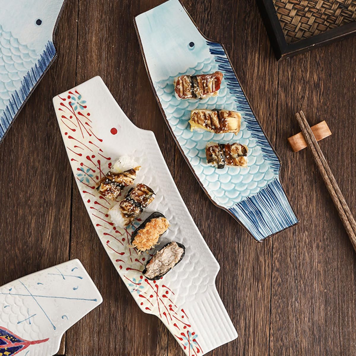 HANABASS Assiette de Sashimi Facile à Nettoyer en Céramique Forme Poisson, Design Japonerie Classique pour Restaurants et Décoration