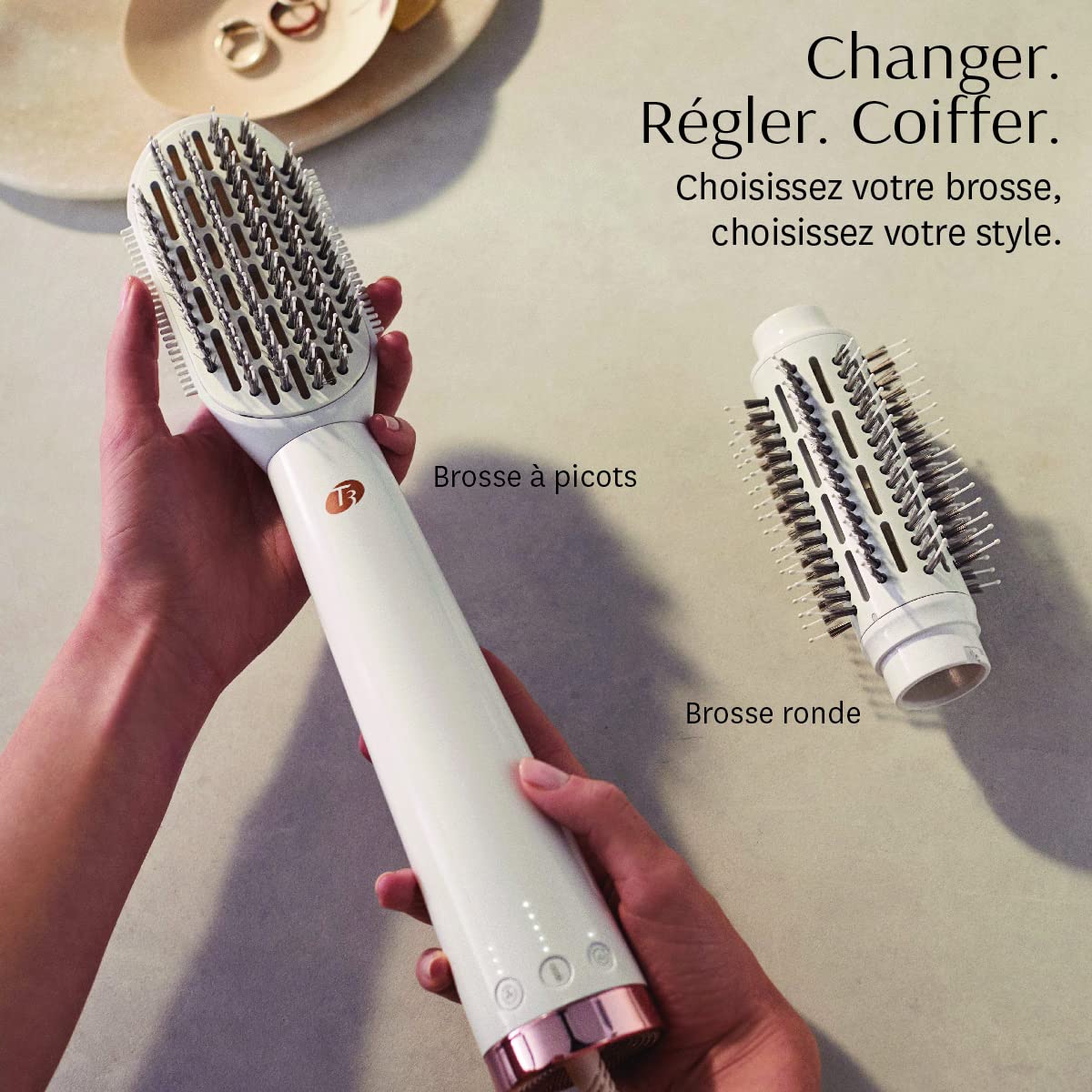 T3 AireBrush Duo Brosse Soufflante avec deux Accessoires Comprend 15 Combinaisons de Réglages de Chaleur et de Vitesse un Commutateur d'optimisation de Volume une Touche d'air Froid Verrouillable