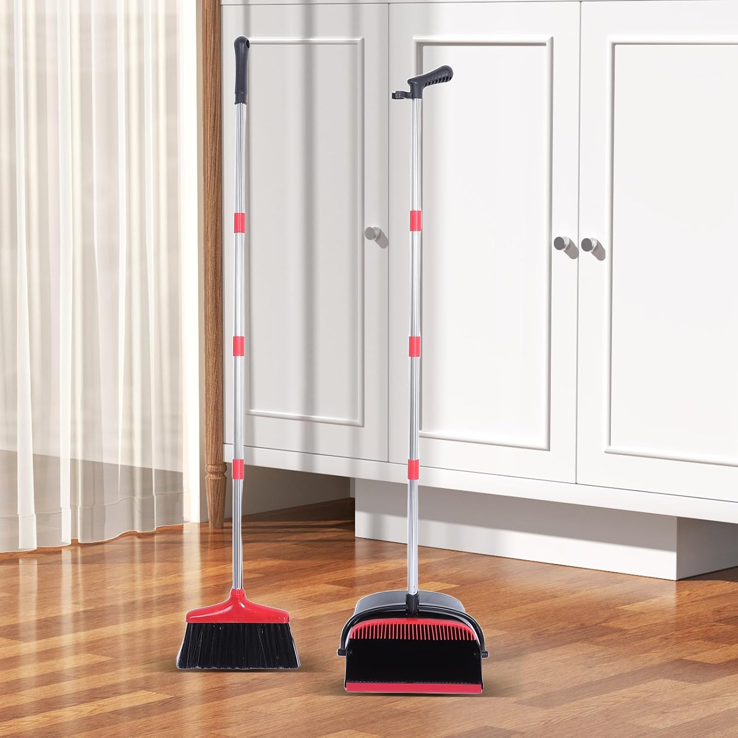 Portable Broom and Dustpan Set with Long Handle, Foldable Upright Dustpan with Self-Cleaning Teeth, Suitable for Tiles and Wood Floors in Kitchens and Small Rooms