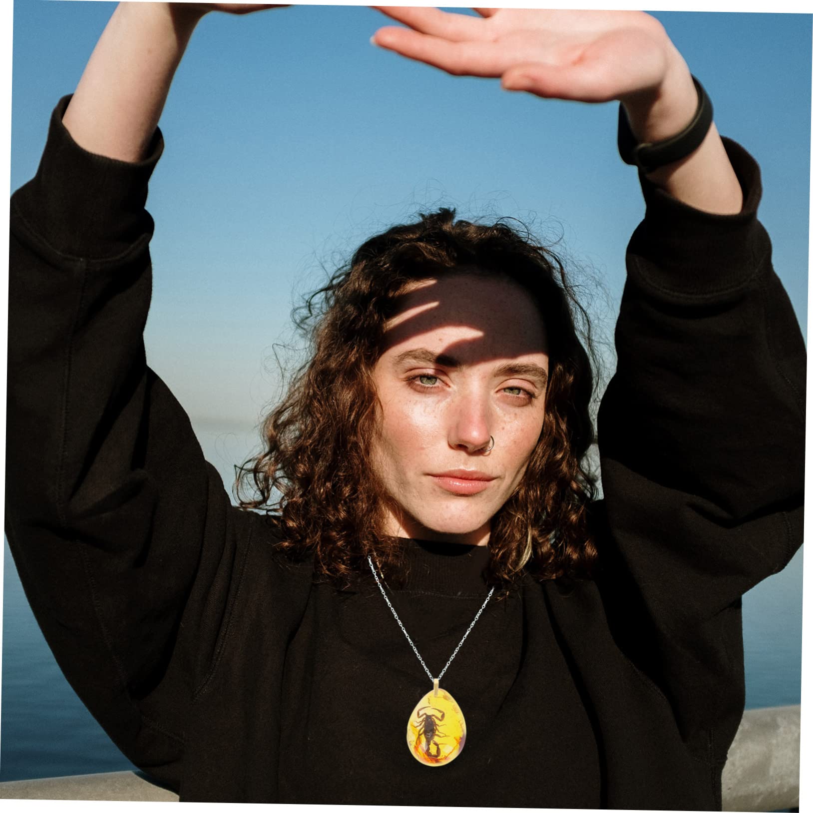 JECOMPRIS 4pcs Insect Amber Specimen Amber Stone Ornament Specimen Decor Decorative Amber Specimen Amber Artificial Amber Specimen Amber Specimens Pendants Amber Craft Synthetic Resin