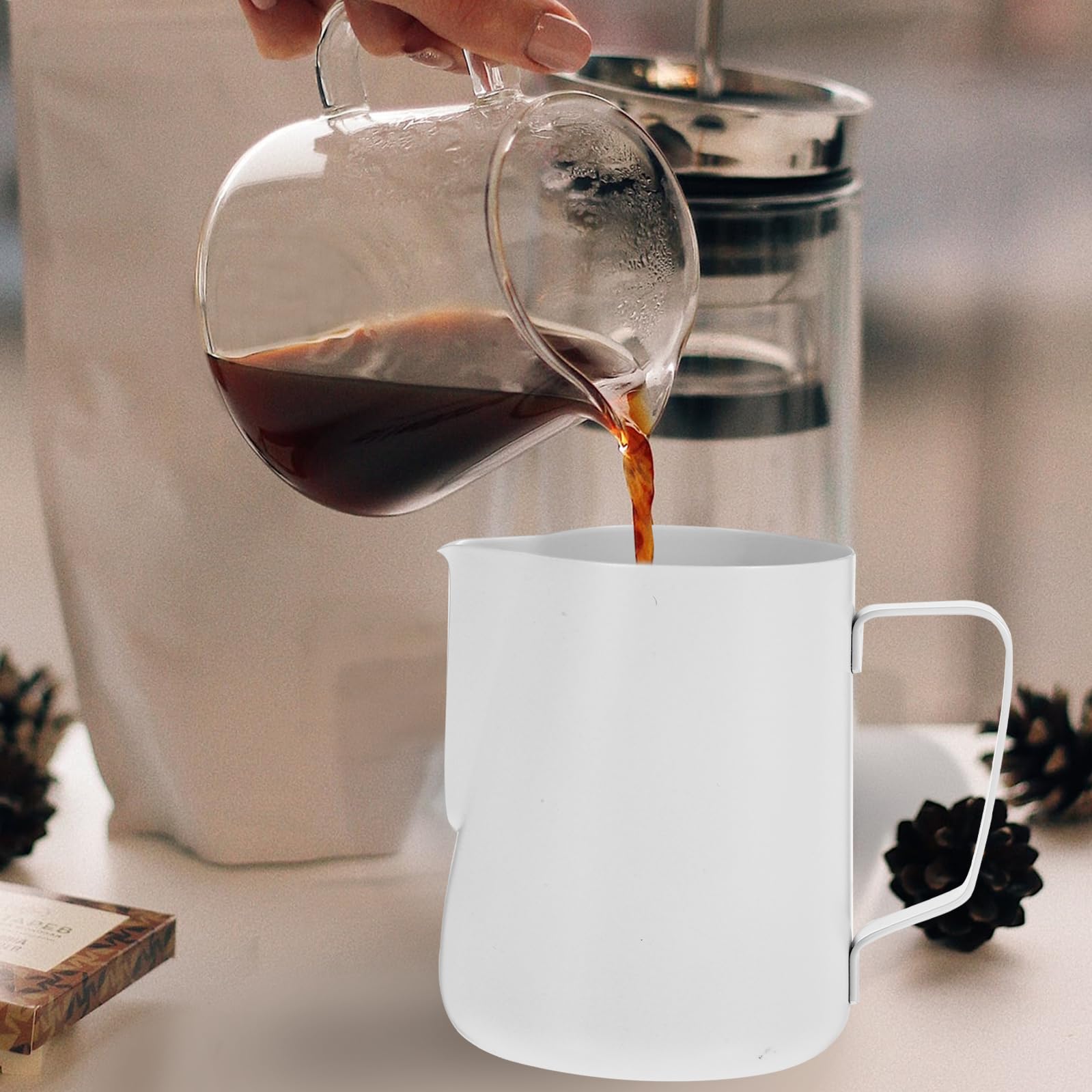 Jarra para Espumar Leche Acero Inoxidable Teflón Antideslizante Jarra para Café Latte con Fácil Vertido y Limpieza Ergonomía Cómoda Hogar y Cafeterías