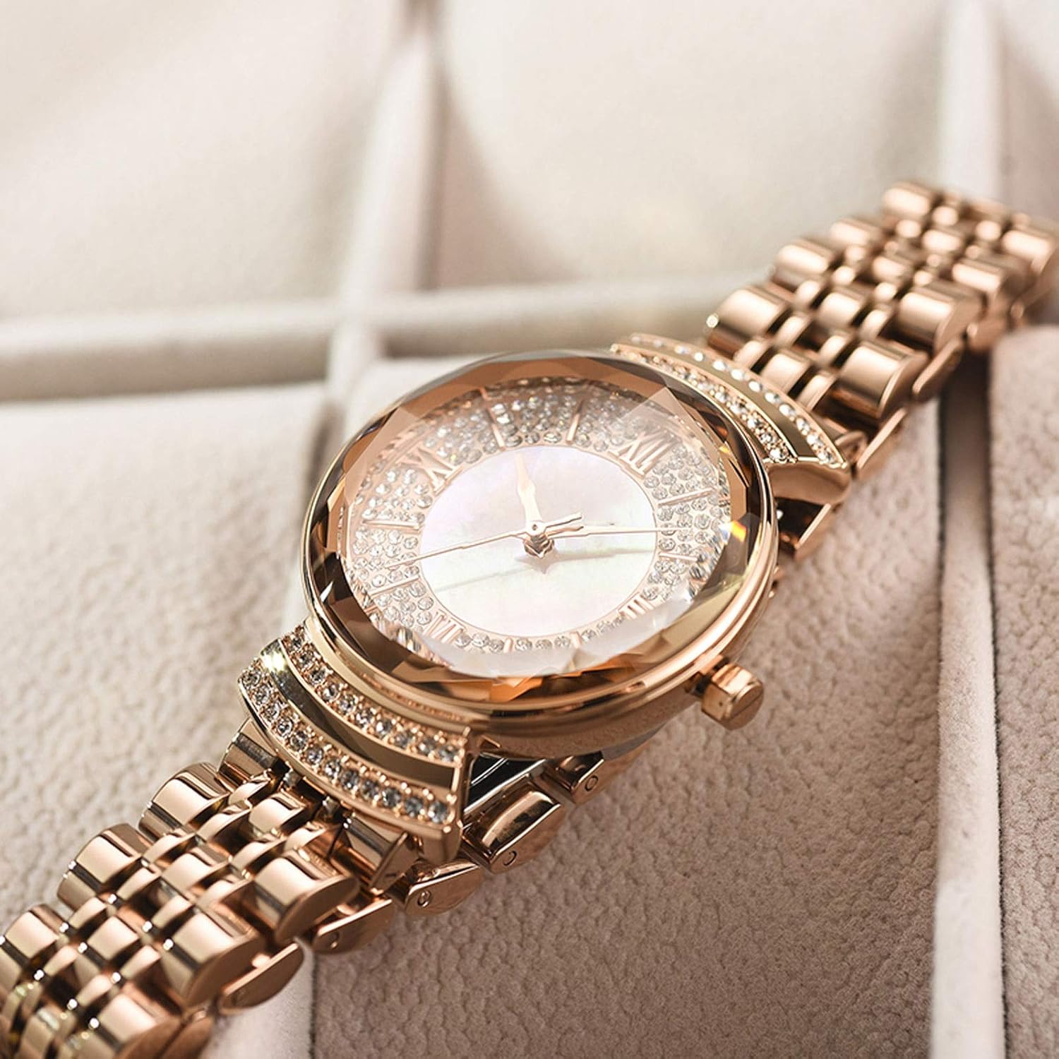 極美品✨A.D.M.J クラウン スパンコール 刺繍 ハンドバッグ 白 シボ革 極美品✨A.D.M.J クラウン スパンコール 刺繍 ハンドバッグ 白 シボ革