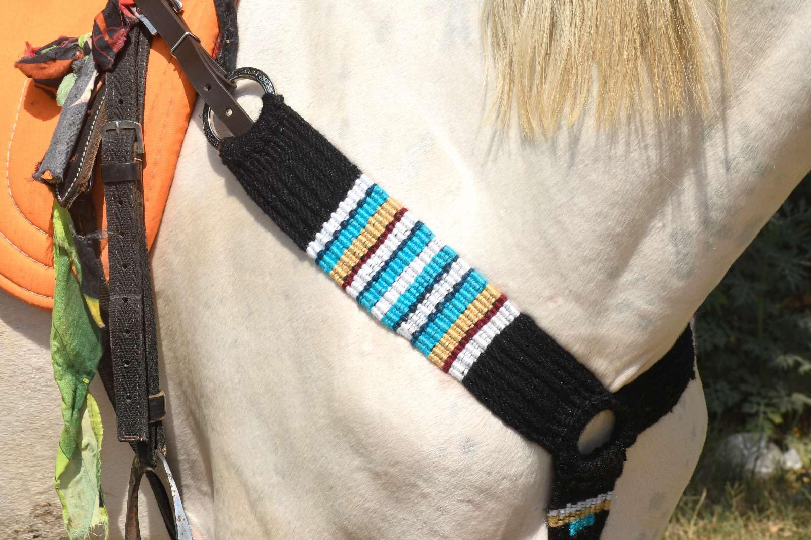 Cheval's International Wełniana ręcznie robiona obroża na piersi z moheru do akcesoriów do jazdy konnej (wielokolorowa_Full_Design7)