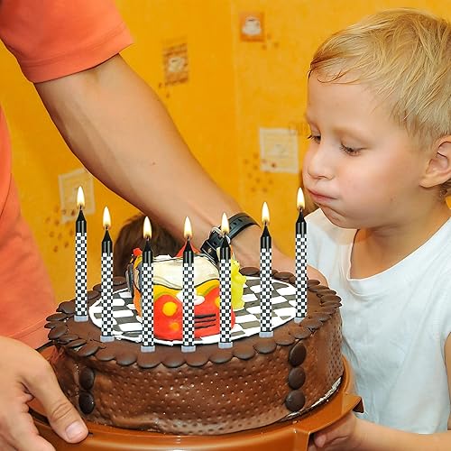 Miniatura 7 de Cindeer 12 velas de cumpleaños temáticas de autos de carreras, bandera a cuadros en blanco y negro para decoración de fiestas de autos de carreras,