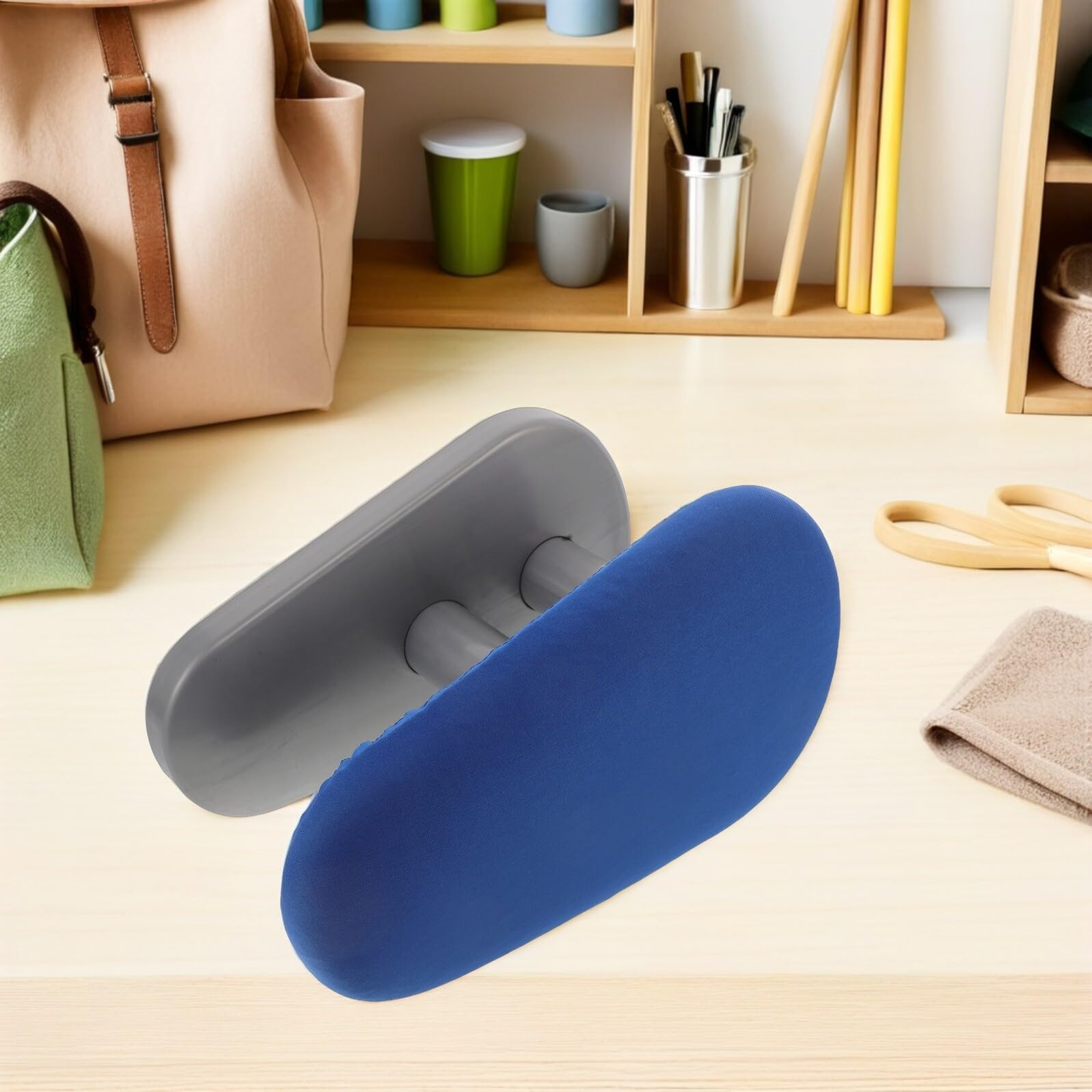 Asse da Stiro da Tavolo Compatta Blu con Superficie Imbottita | Soluzione Salvaspazio per Ambienti Ridotti e Viaggio, Plastica, Tessuto e Spugna, per Colletti e Capi Ragazzo Ragazza