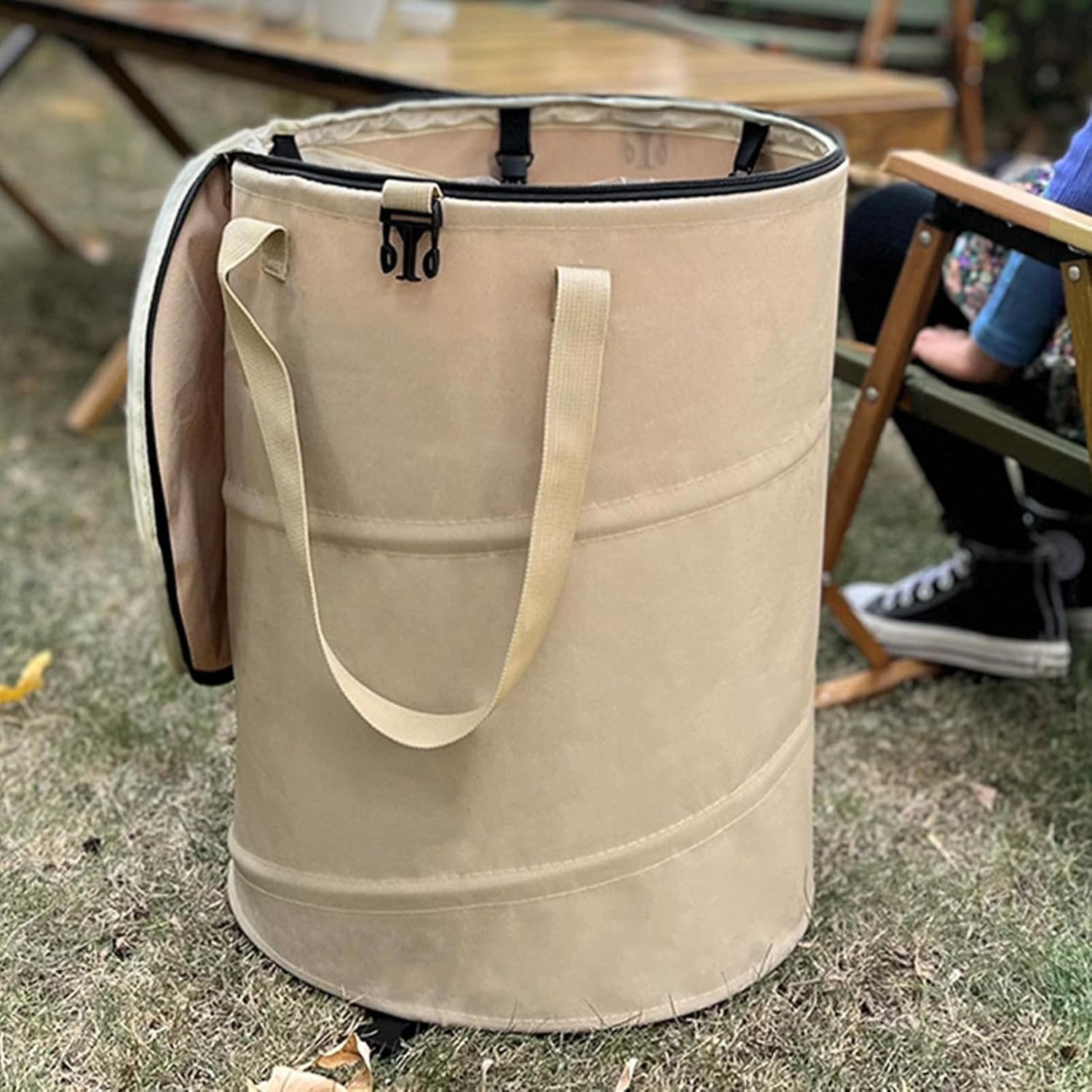 24 Gallons Camping Trash Can, with Zippered Lid, Large Capacity, Constructed from Oxford fabric Material, Foldable Portable Garbage Bin for Garden Trash Can, Camping and Picnic
