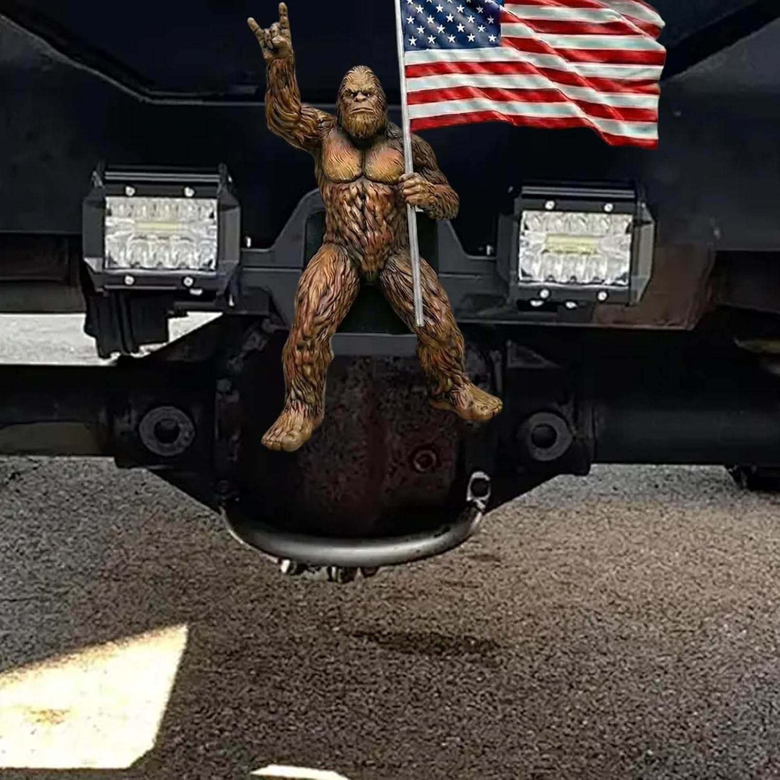 Patriot Bigfoot Anhängerkupplung, Lustige patriotische Bigfoot-Anhängerkupplungsabdeckung für 2"- und 1,25"-Aufnahmen, Abdeckung für hintere Anhängerkupplungsstecker mit Sasquatch-Emblem (5cm)