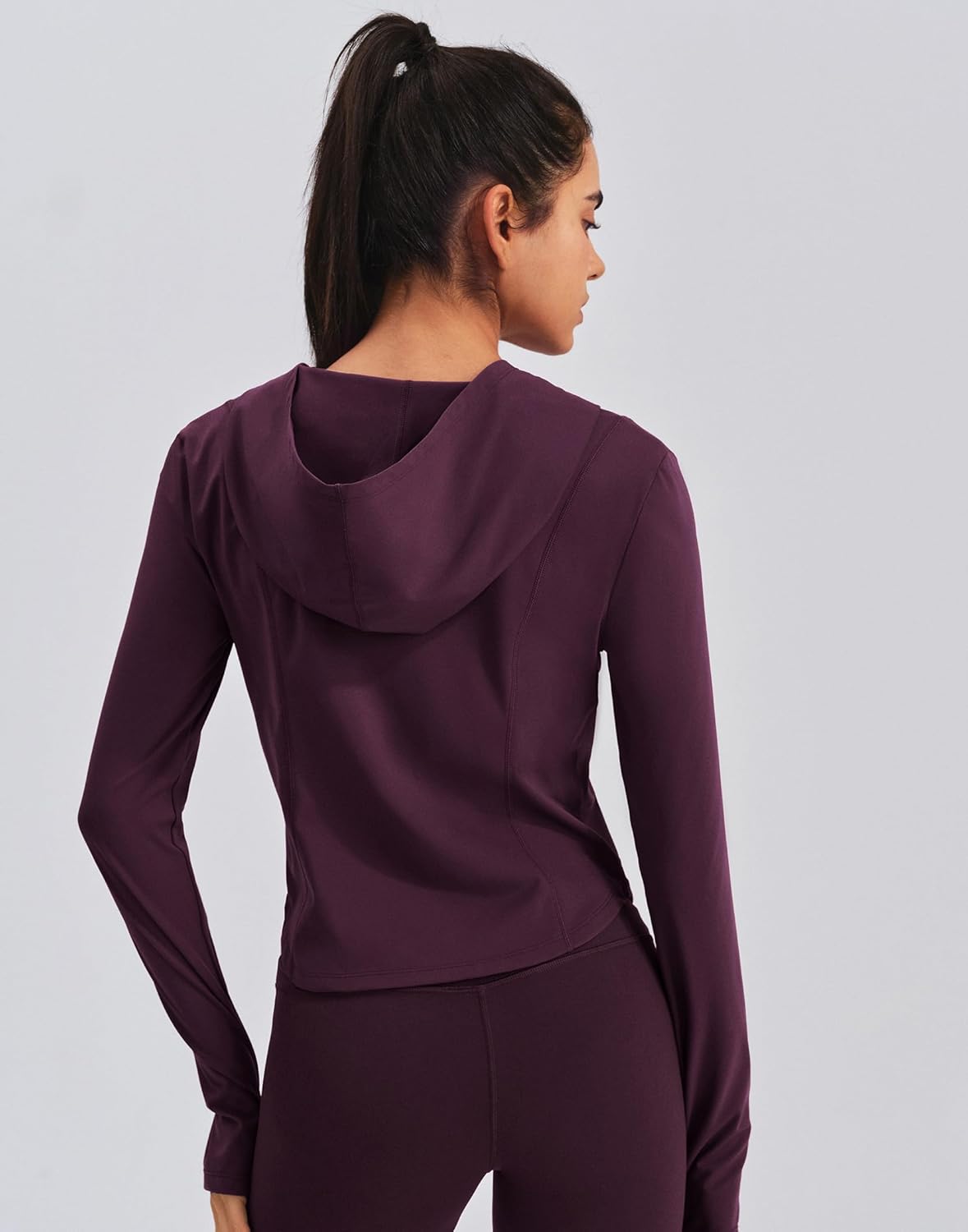 K-SWISS Women's Cropped Workout Jacket - Zip Up Slim Fit Lightweight Tops - Athletic Jackets with hood & Thumb holes - Image 4