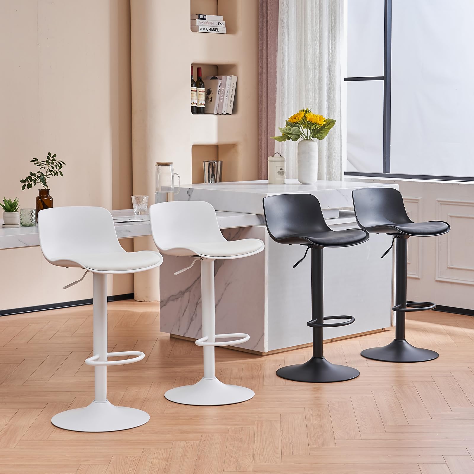 YOUNIKE Sgabelli da Bar Set di 2 Sedie da Cucina Sedile Girevole Regolabile in Altezza Imbottito in PU con Schienale e Poggiapiedi Bancone Sala da Pranzo Bianca