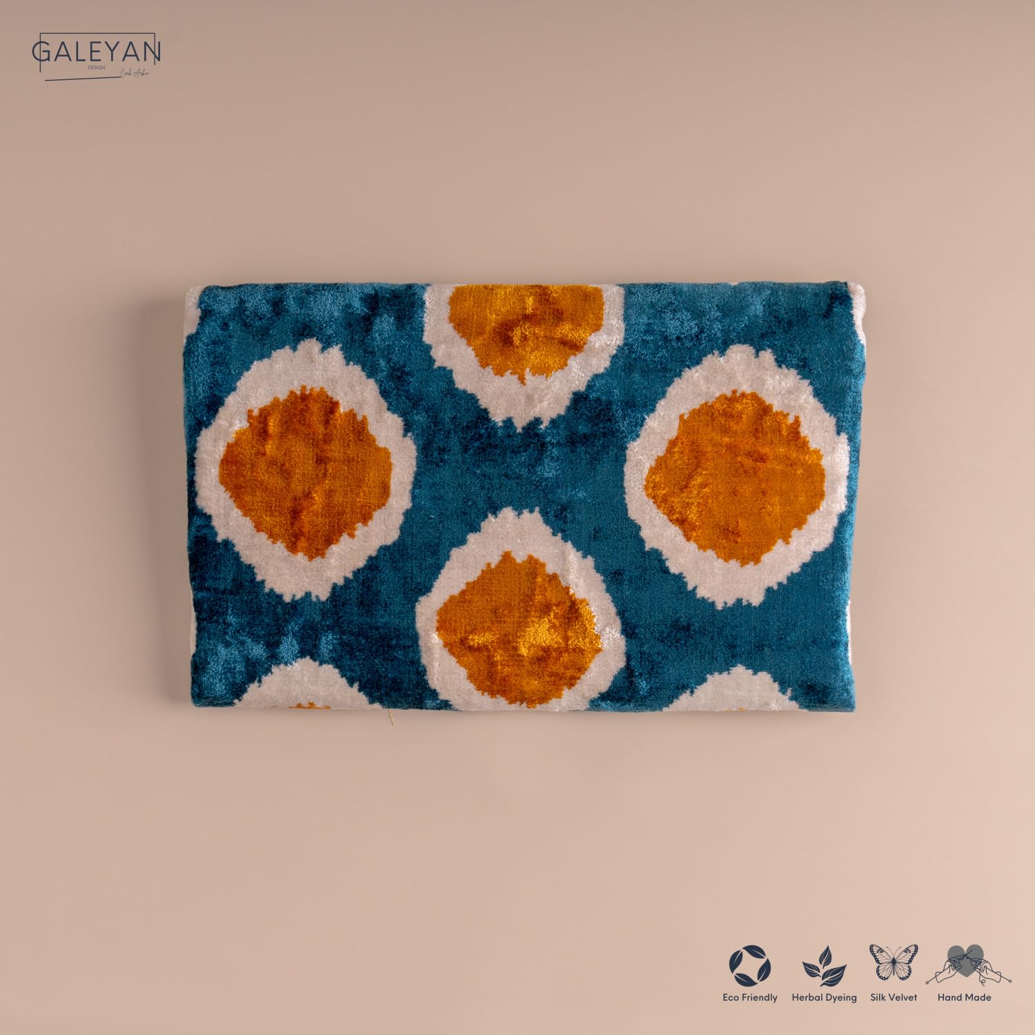Pochette Ikat in velluto di seta fatta a mano, stile busta, design bohémien, motivo etnico, opzione cinturino a catena, pochette per feste serali, borsa premium, bianco sporco, turchese, oro