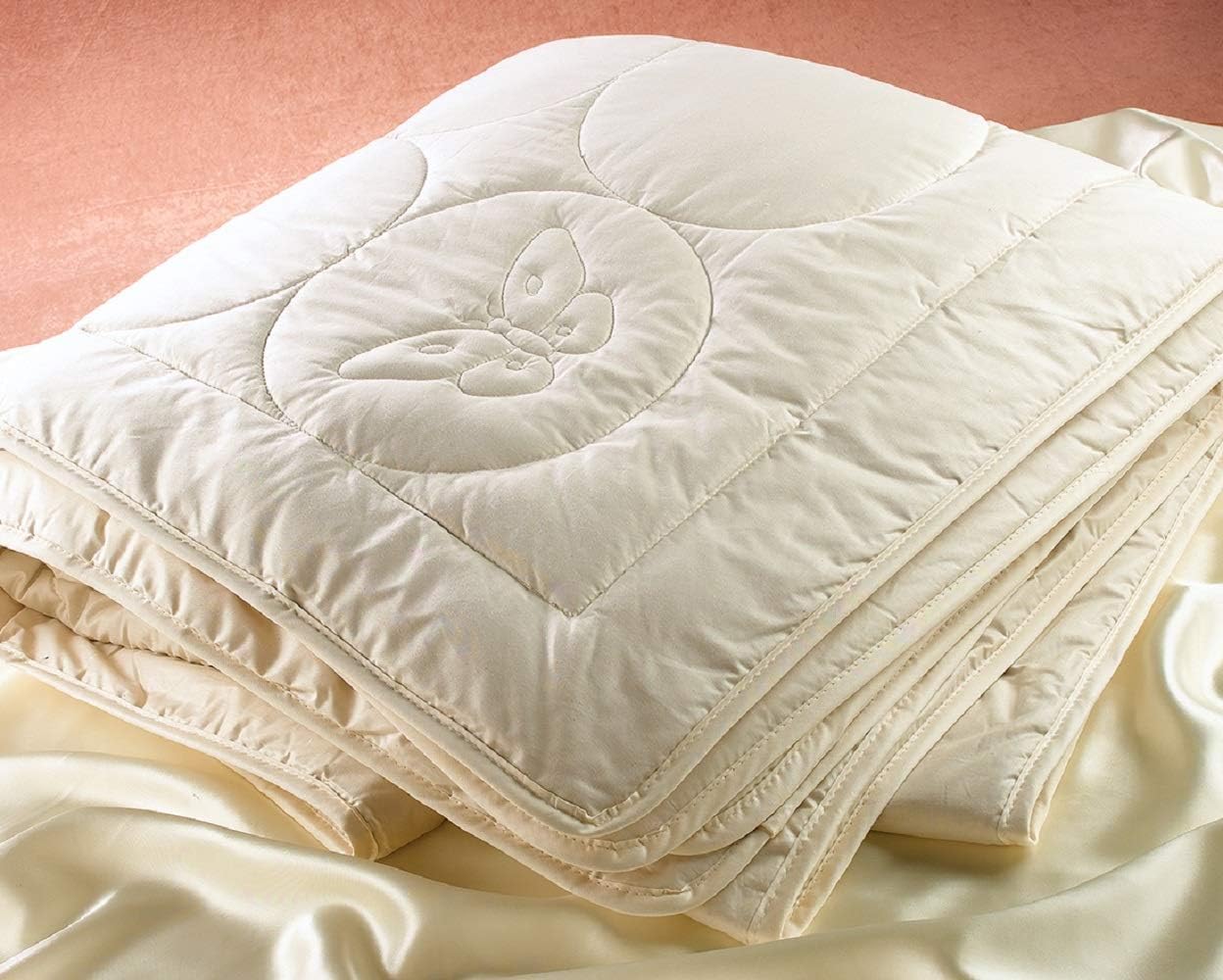 100% Natural Silk Filled Comforter in a Fiber Proof Natural Egyptian Cotton tick, Imported from Austria Twin Size 68 x 86