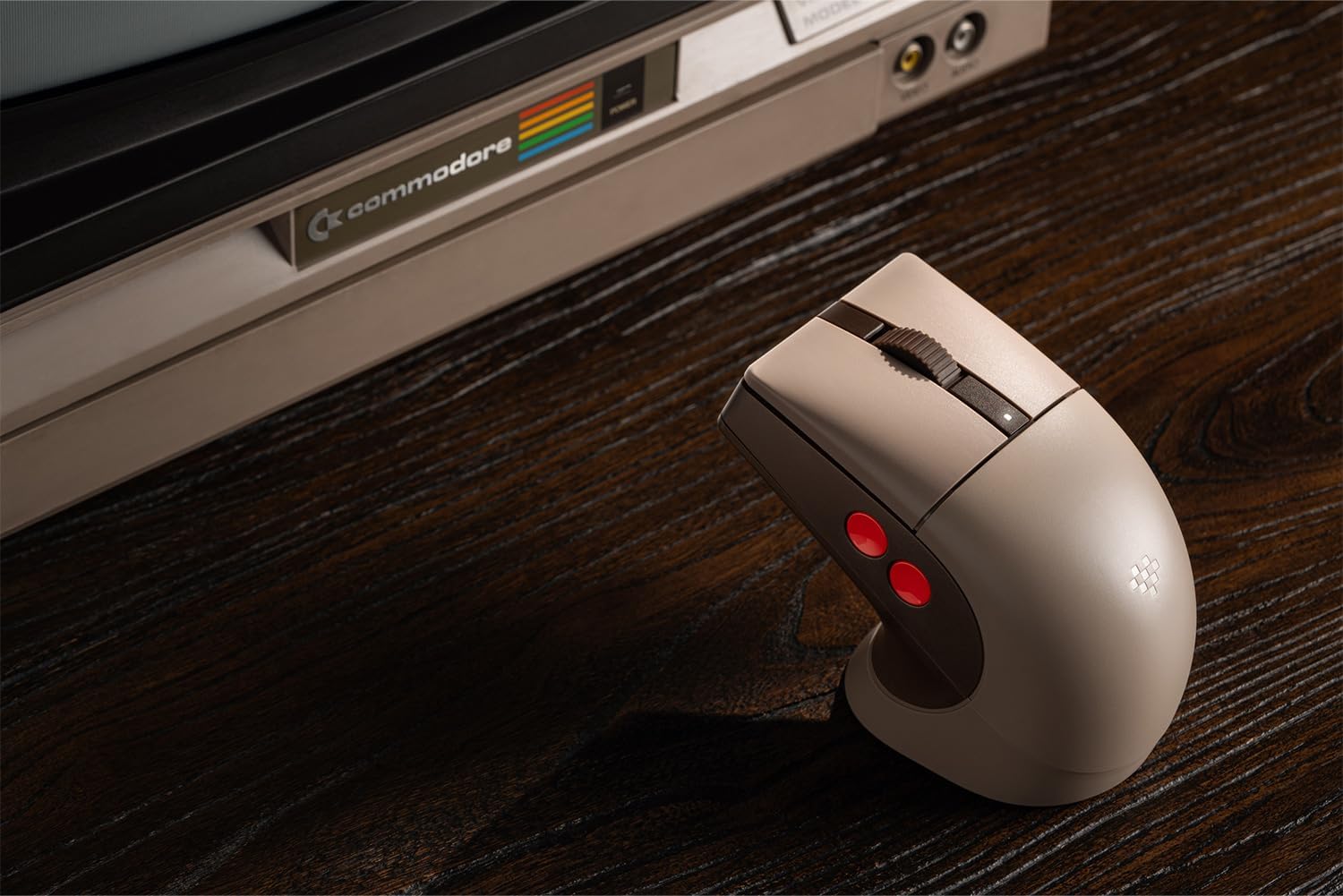 8BitDo Retro R8 Mouse with Charging Dock, PAW 3395 Optical Sensor DPI 26,000, Wireless Mouse with 4K Polling Rate, Programmable Buttons, and HUANO Micro Switches - C64 Edition