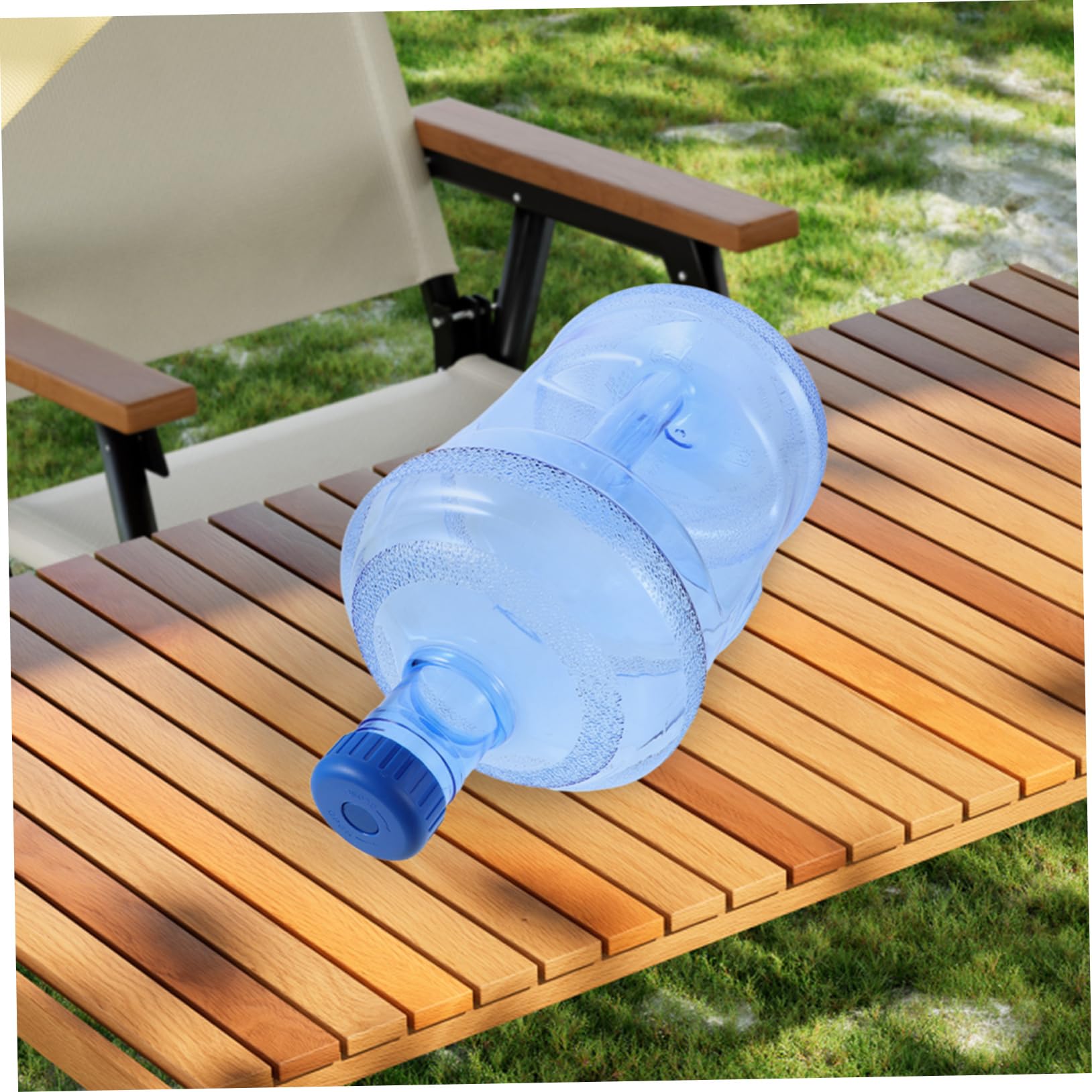 Tragbarer 7,5l Wasserbehälter fürs Camping aus PC mit Griff Auslaufsicherer Kanister mit Zapfhahn für Sommerferien und Outdoor Aktivitäten