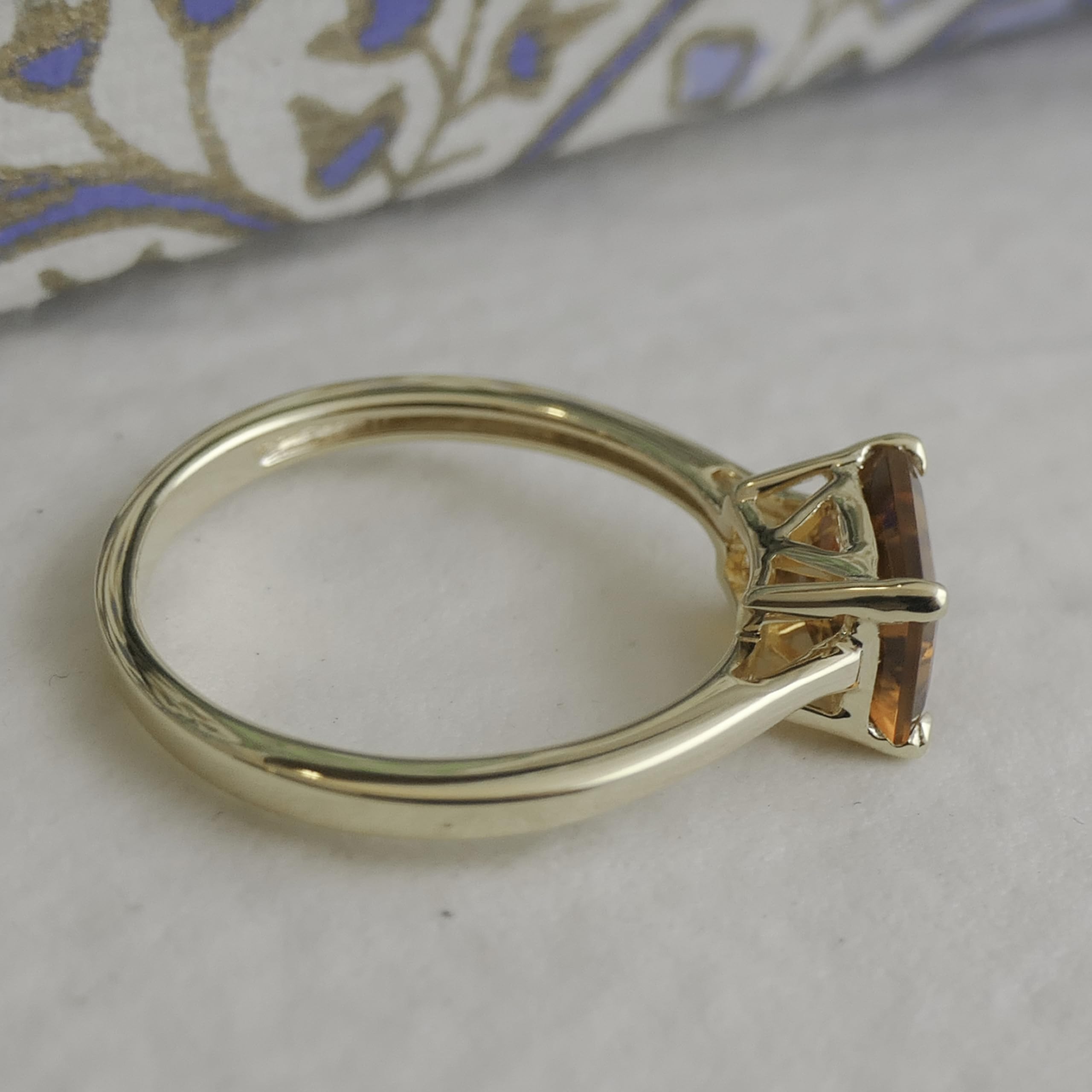 Anello in argento sterling placcato oro con citrino Madeira