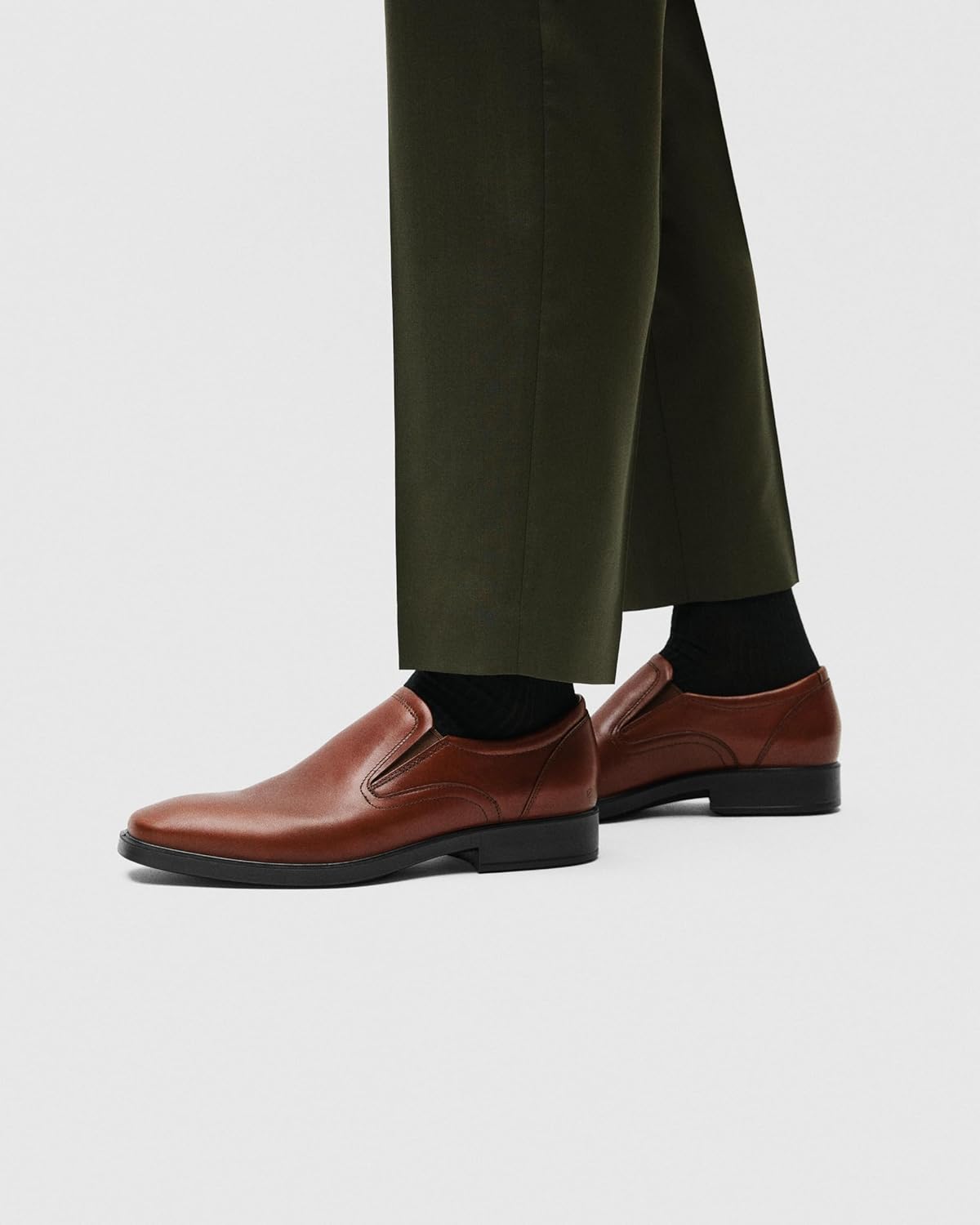ECCO Mens Milan Plain Toe Slip on - Image 6